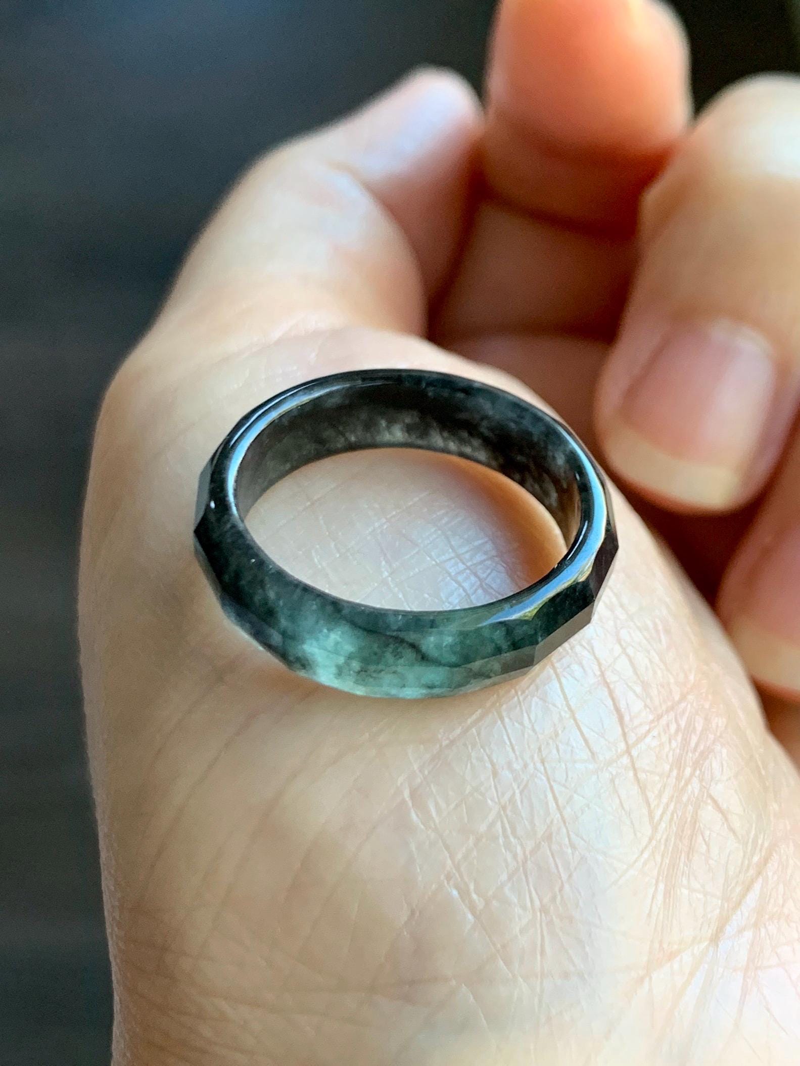 Natural Grade A Guatemalan Icy Highly Translucent Wuji Green Marbled Jade Jadeite Faceted Band Ring Size 8.25 US 天然冰危乌鸡飘绿翡翠切割面戒圈 WWJ220A