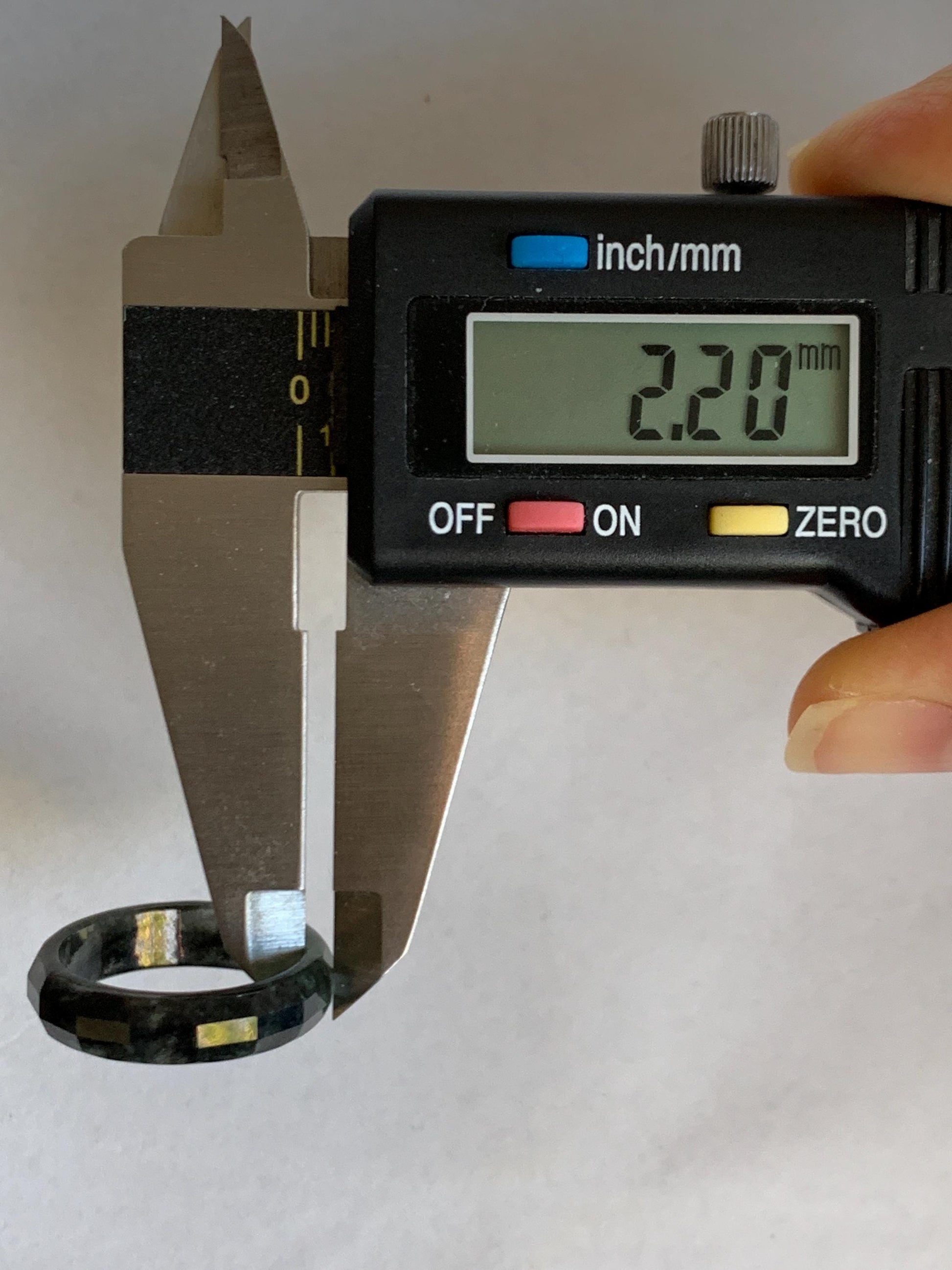 Natural Grade A Guatemalan Icy Highly Translucent Wuji Green Marbled Jade Jadeite Faceted Band Ring Size 8.25 US 天然冰危乌鸡飘绿翡翠切割面戒圈 WWJ220A