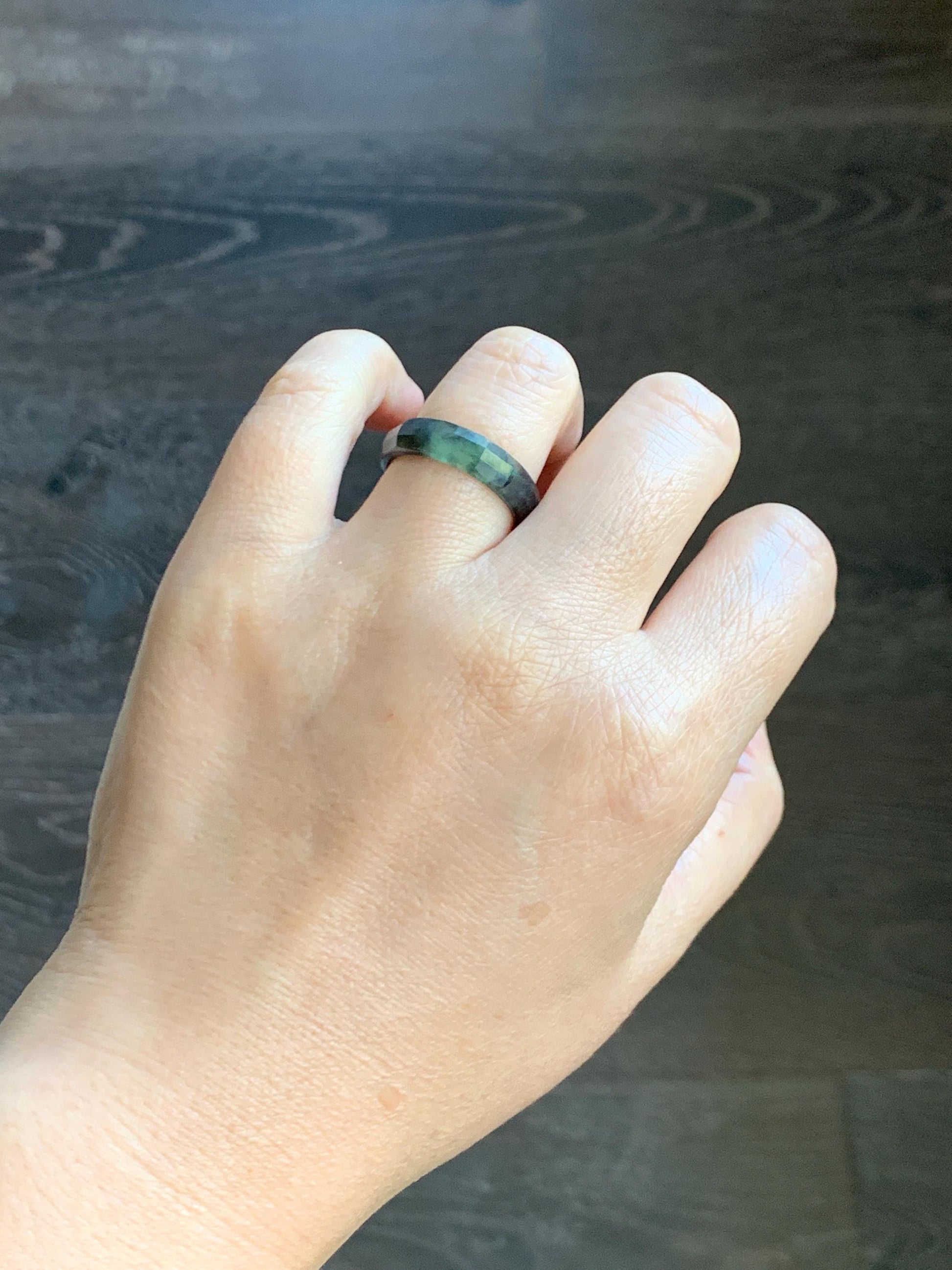 Natural Grade A Guatemalan Icy Highly Translucent Wuji Green Marbled Jade Jadeite Faceted Band Ring Size 8.25 US 天然冰危乌鸡飘绿翡翠切割面戒圈 WWJ220A
