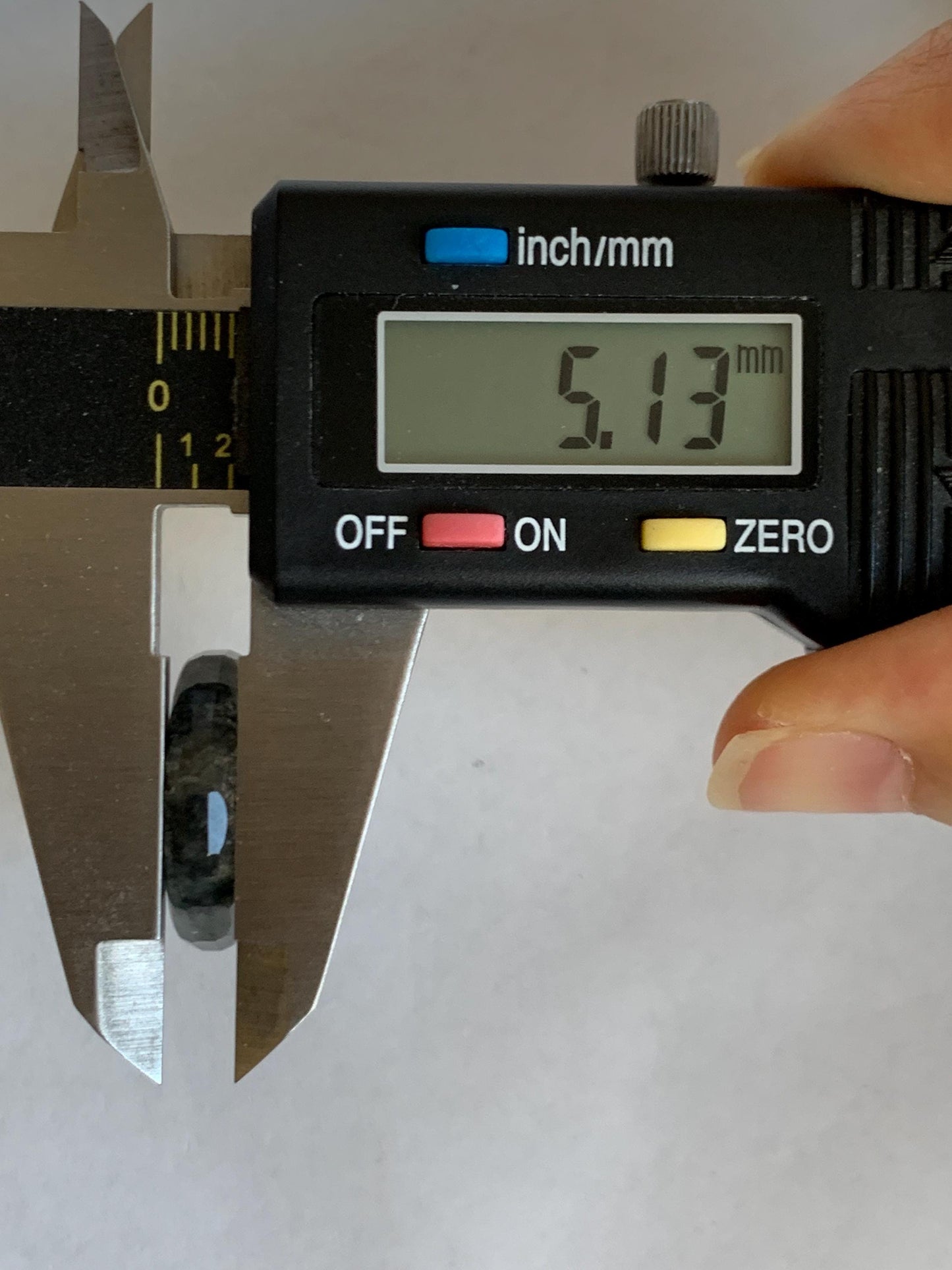 Natural Grade A Guatemalan Icy Highly Translucent Wuji Marbled Jade Jadeite Faceted Band Ring Size 7.5 US 天然冰危乌鸡翡翠切割面戒圈 WWJ220B