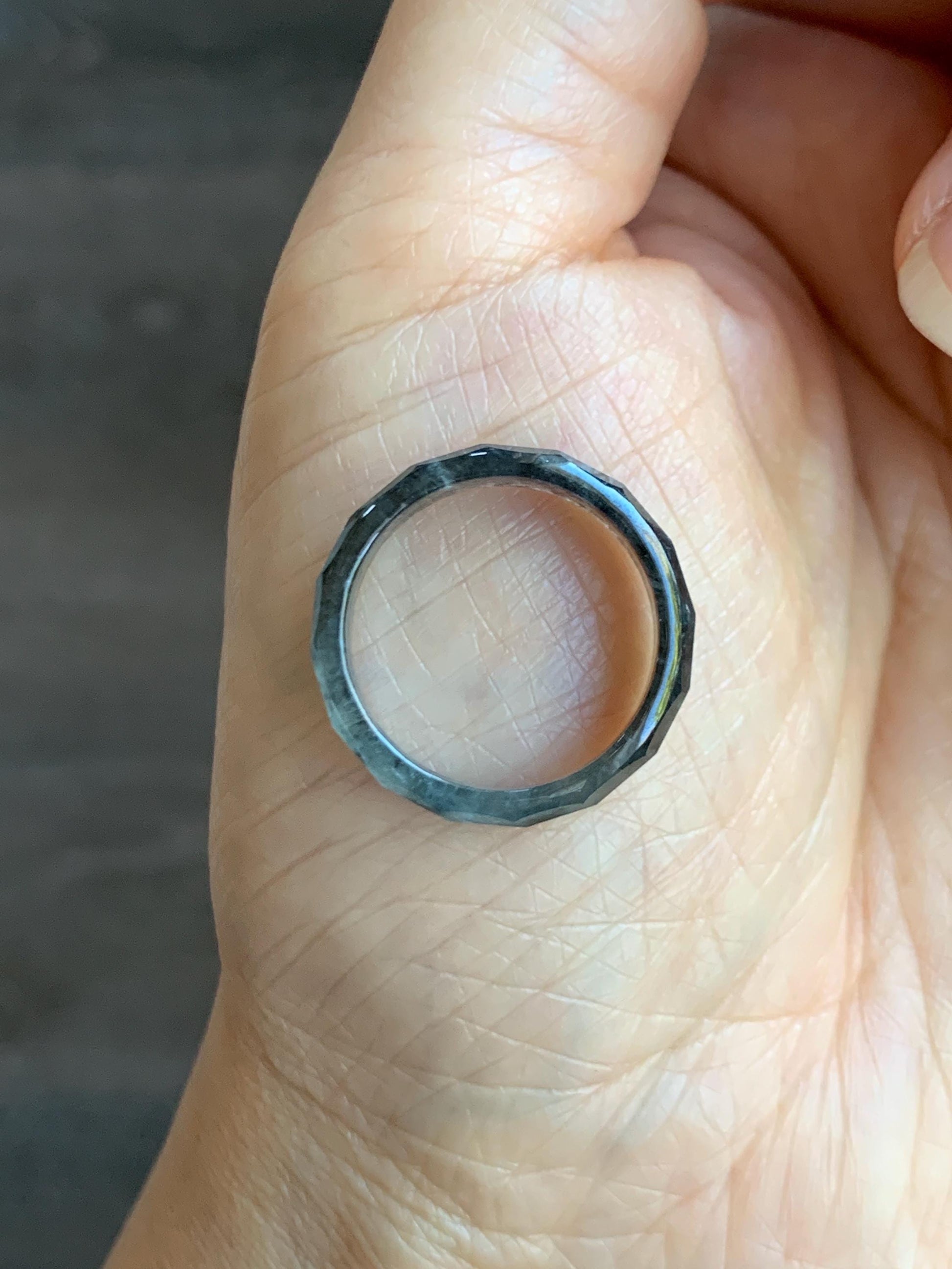 Natural Grade A Guatemalan Icy Highly Translucent Wuji Marbled Jade Jadeite Faceted Band Ring Size 7.5 US 天然冰危乌鸡翡翠切割面戒圈 WWJ220B