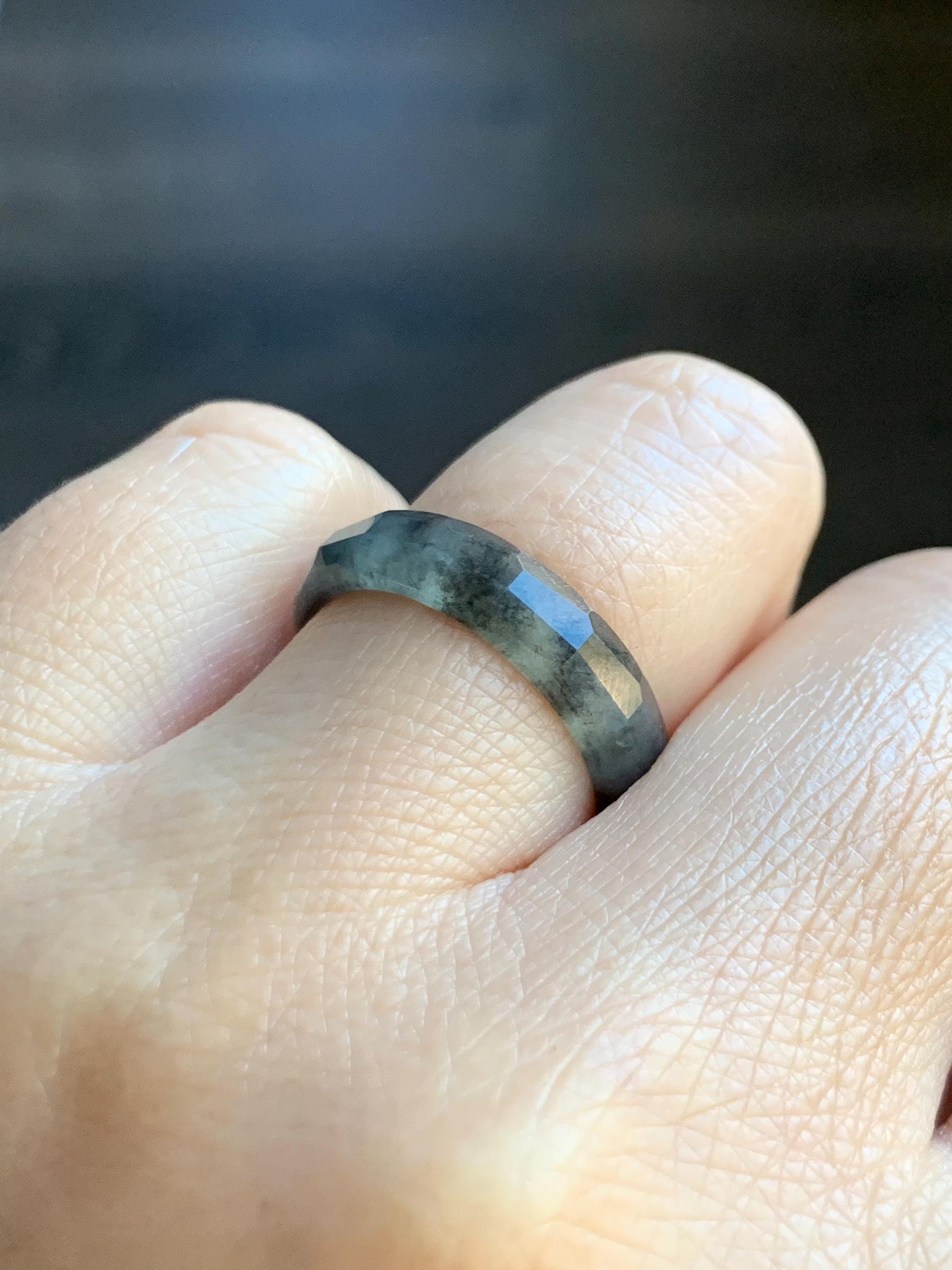 Natural Grade A Guatemalan Icy Highly Translucent Wuji Marbled Jade Jadeite Faceted Band Ring Size 7.5 US 天然冰危乌鸡翡翠切割面戒圈 WWJ220B