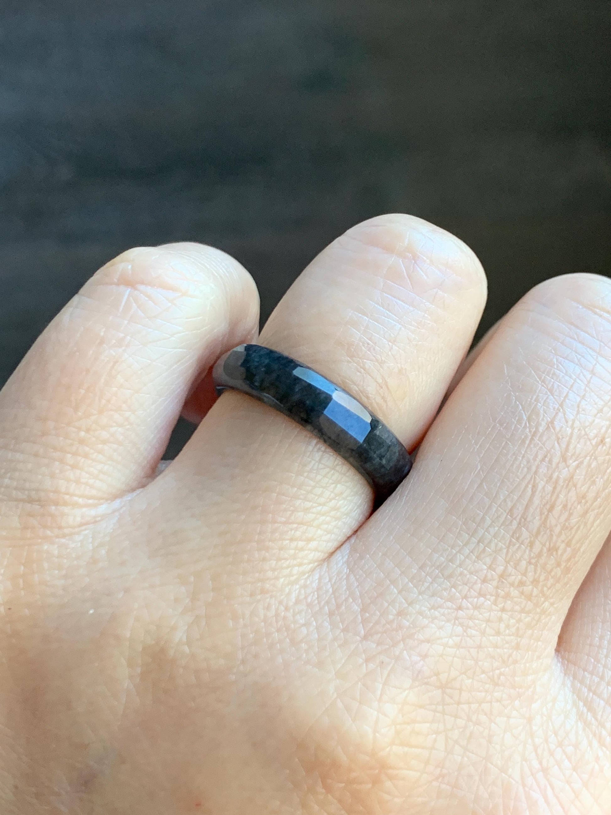 Natural Grade A Guatemalan Icy Highly Translucent Wuji Marbled Jade Jadeite Faceted Band Ring Size 7.5 US 天然冰危乌鸡翡翠切割面戒圈 WWJ220B