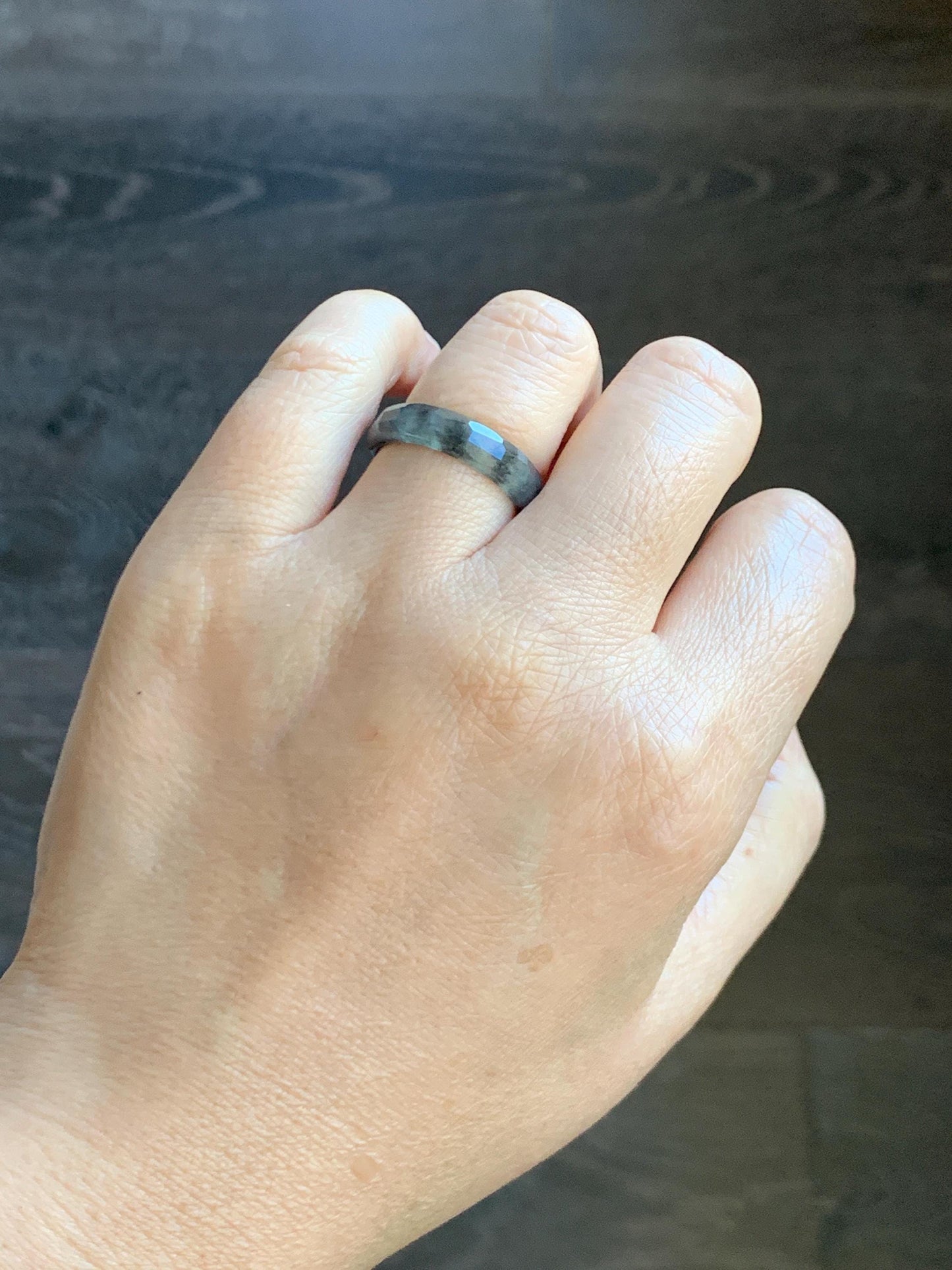Natural Grade A Guatemalan Icy Highly Translucent Wuji Marbled Jade Jadeite Faceted Band Ring Size 7.5 US 天然冰危乌鸡翡翠切割面戒圈 WWJ220B
