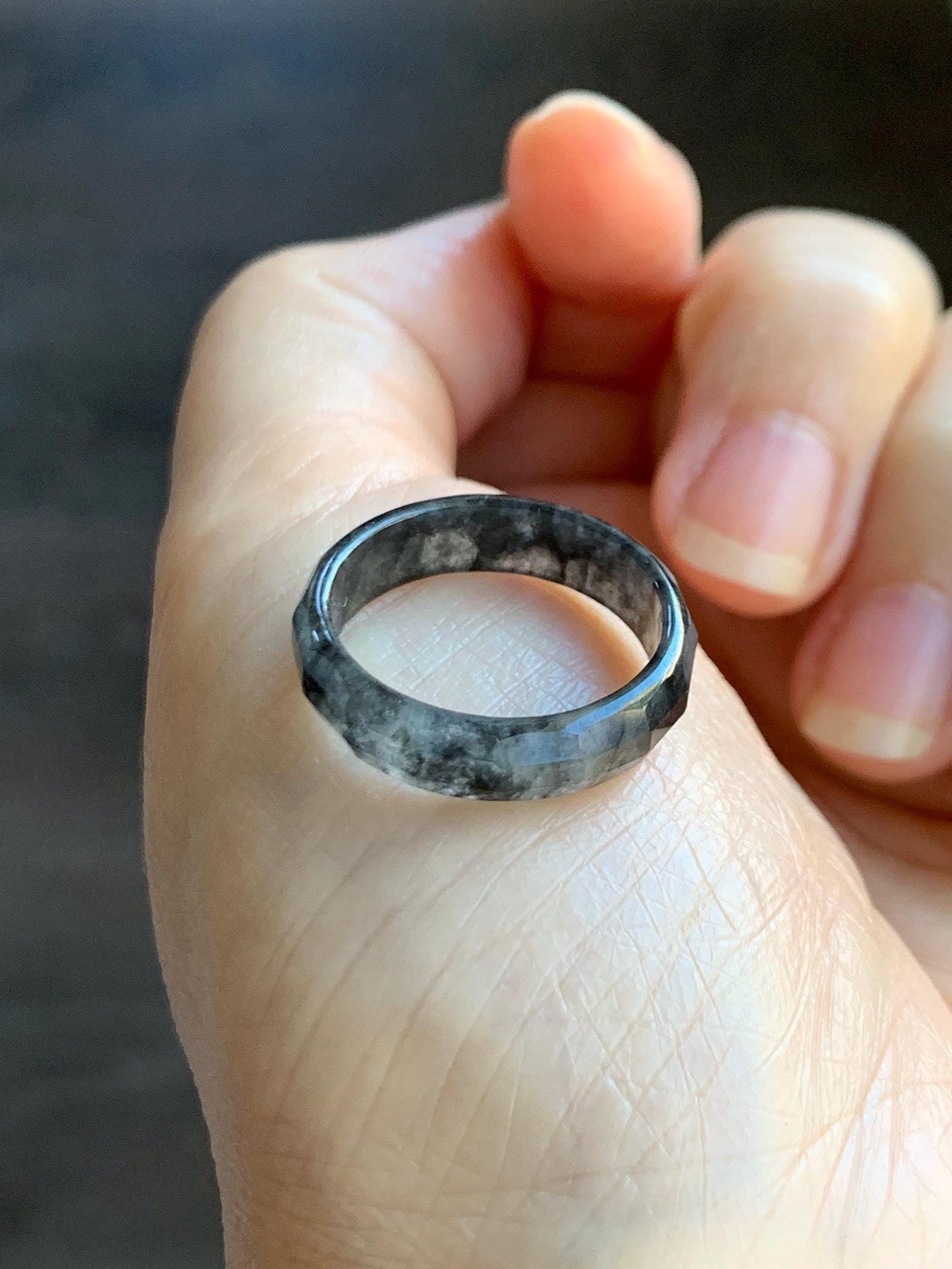 Natural Grade A Guatemalan Icy Highly Translucent Wuji Marbled Jade Jadeite Faceted Band Ring Size 7.75 US 天然冰危乌鸡翡翠切割面戒圈 WWJ220C