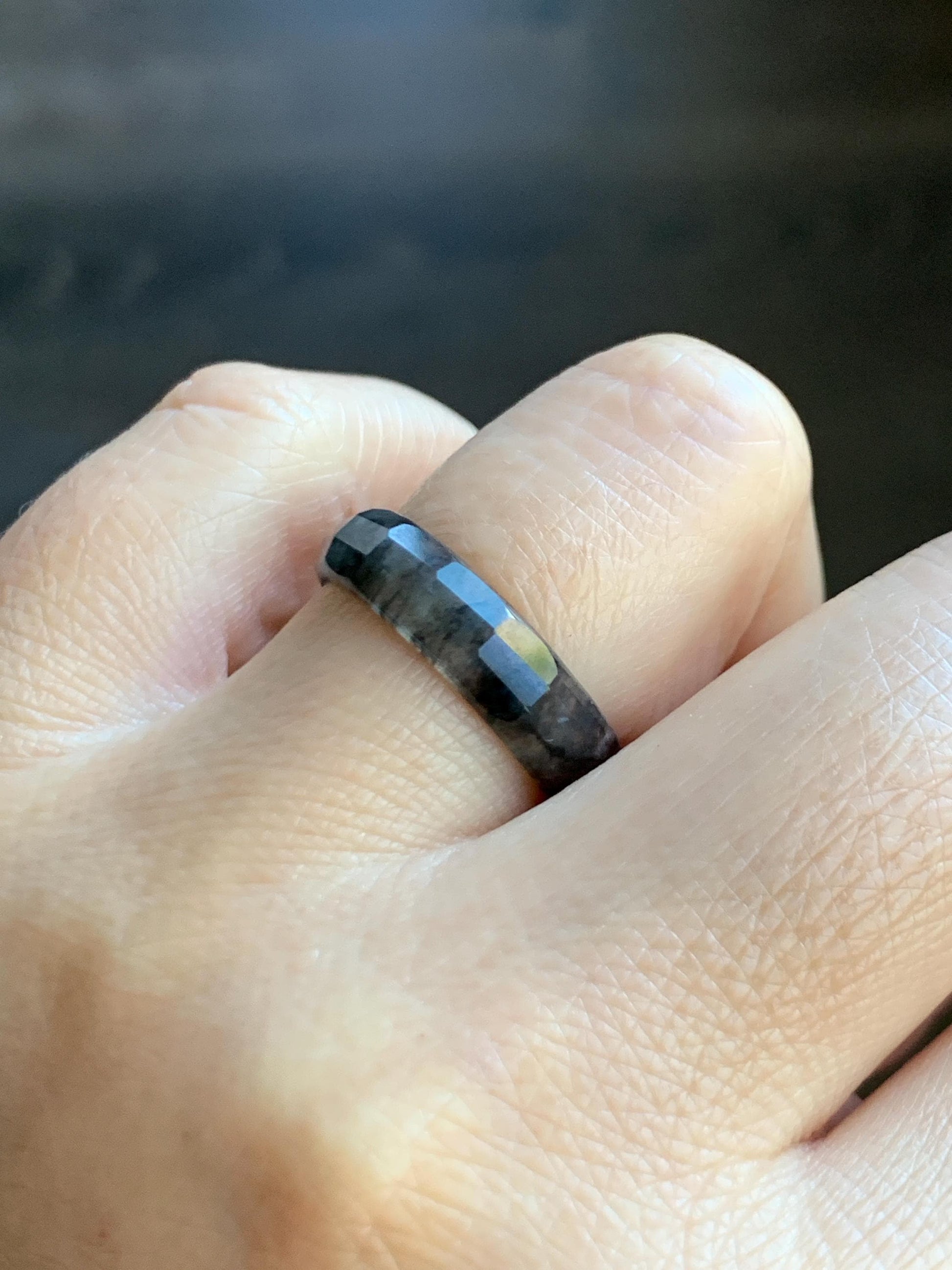 Natural Grade A Guatemalan Icy Highly Translucent Wuji Marbled Jade Jadeite Faceted Band Ring Size 7.75 US 天然冰危乌鸡翡翠切割面戒圈 WWJ220C