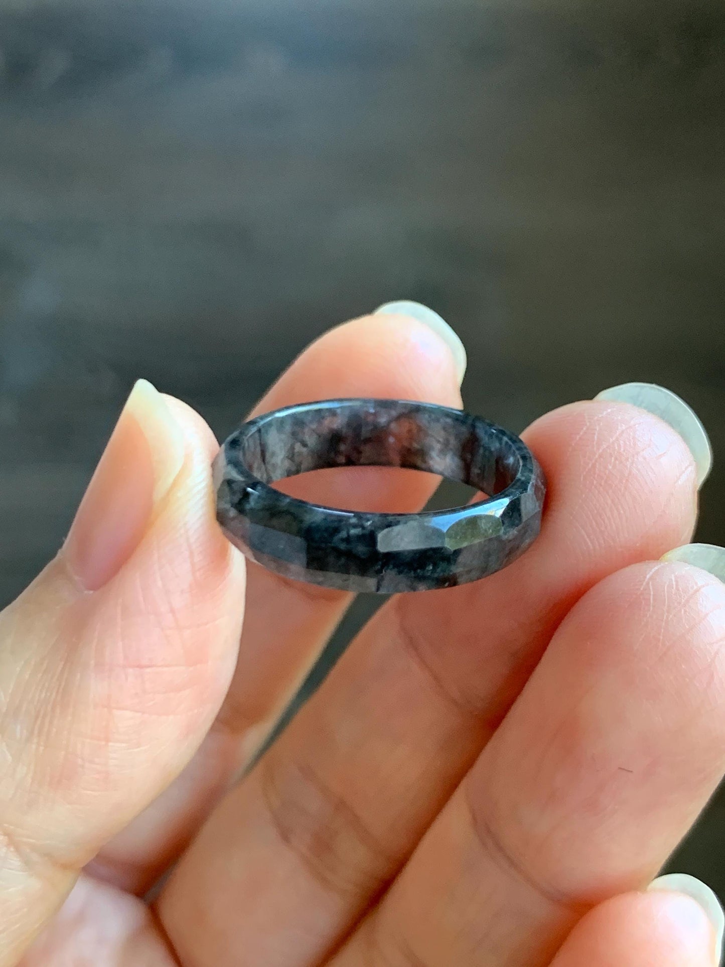 Natural Grade A Guatemalan Icy Highly Translucent Wuji Marbled Jade Jadeite Faceted Band Ring Size 7.75 US 天然冰危乌鸡翡翠切割面戒圈 WWJ220C