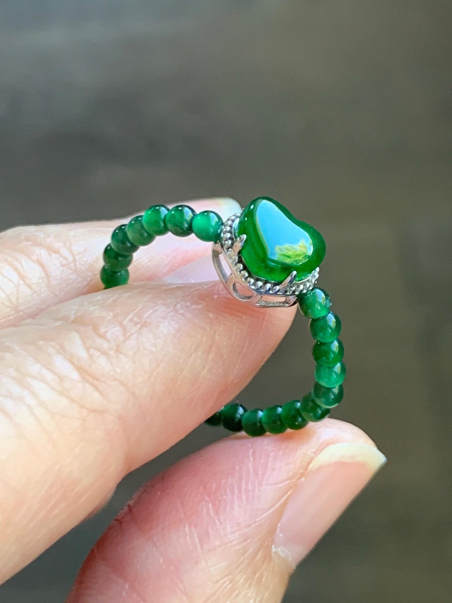 Natural Guatemalan Icy Translucent Vibrant Green Jade Jadeite Petite Beads Heart Charm Beaded Band Ring Size 7 US 天然冰危绿翡翠小珠潘多拉爱心戒圈 WLZZ110