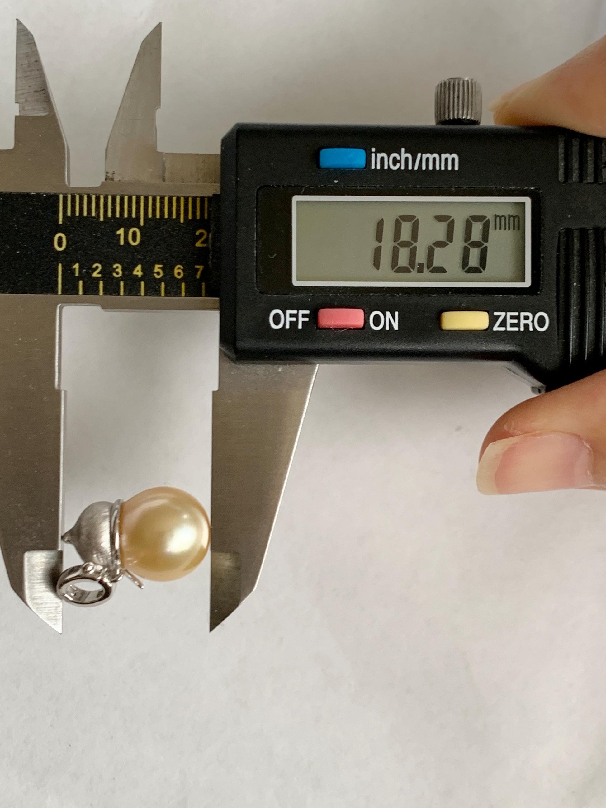 Natural Genuine Golden South Sea Pearl Gourd Hulu Pendant Solid Sterling Silver 11.8mm 4g 天然南洋金珠葫芦吊坠 GSC561B