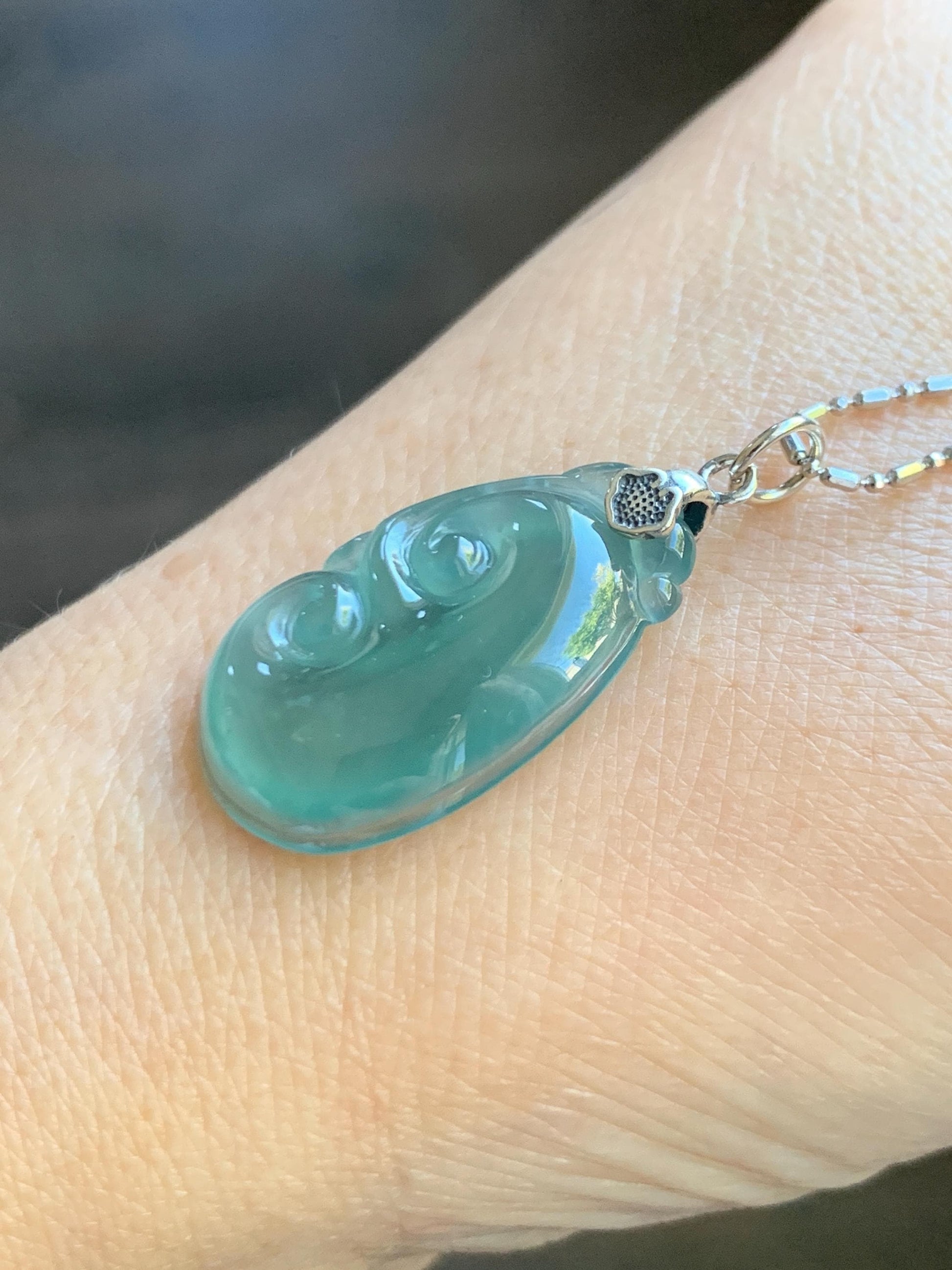 Natural Grade A Guatemalan Icy Highly Translucent Gelatinous Teal Jade Jadeite Ruyi Pendant Sterling Silver 天然冰胶老种危蓝绿翡翠如意吊坠 WLR280A