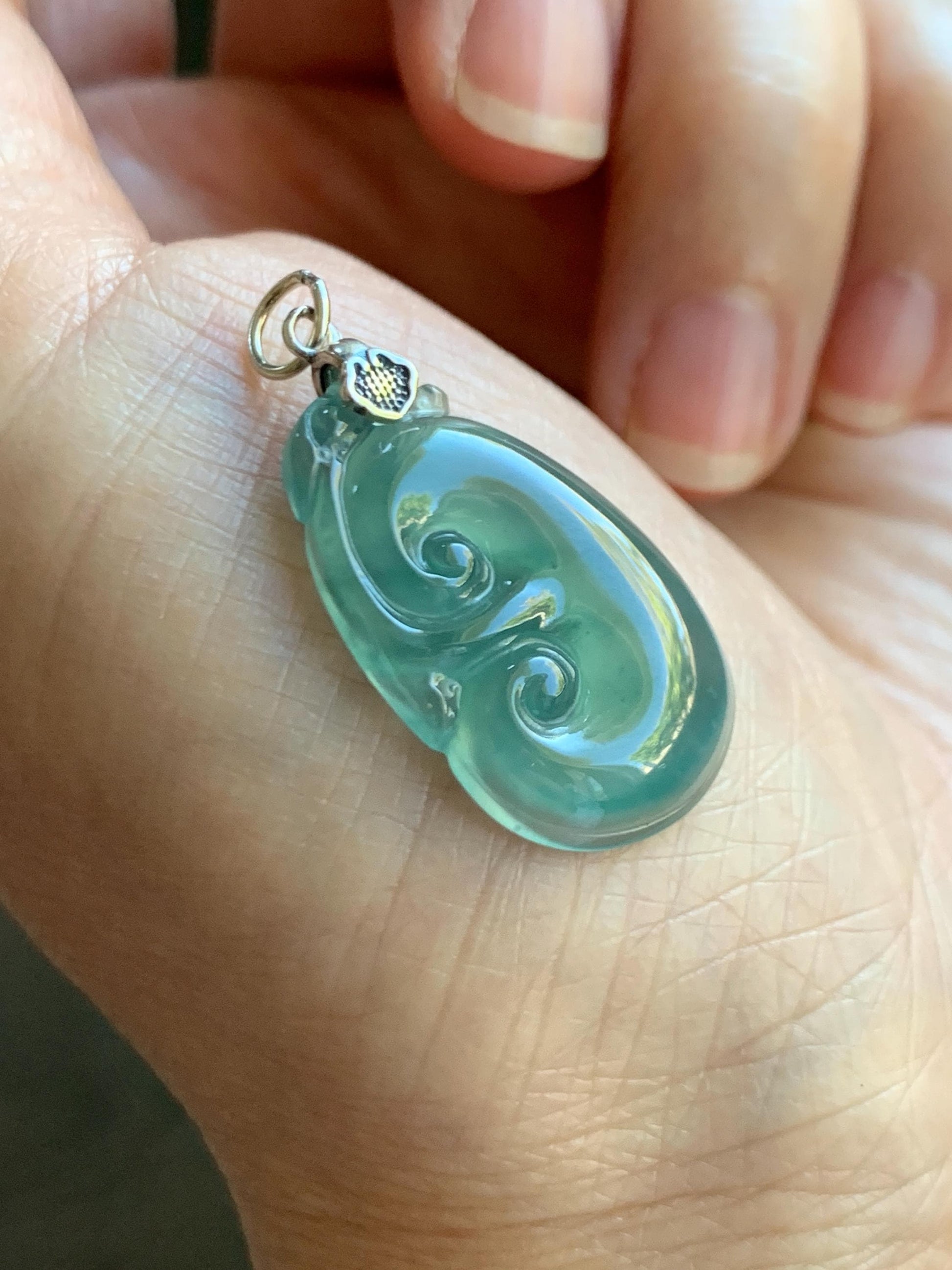Natural Grade A Guatemalan Icy Highly Translucent Gelatinous Teal Jade Jadeite Ruyi Pendant Sterling Silver 天然冰胶老种危蓝绿翡翠如意吊坠 WLR280A