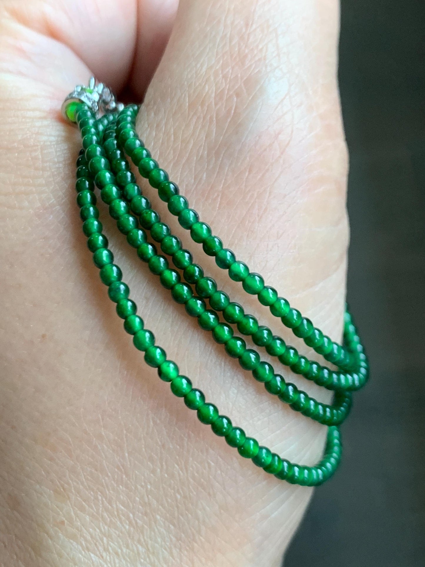 Natural Grade A Guatemalan Icy Translucent Vibrant Green Jade Jadeite Petite Beads Beaded Necklace 2.4mm 21.5" 7g 天然冰危绿翡翠小圆珠项链 XWL272