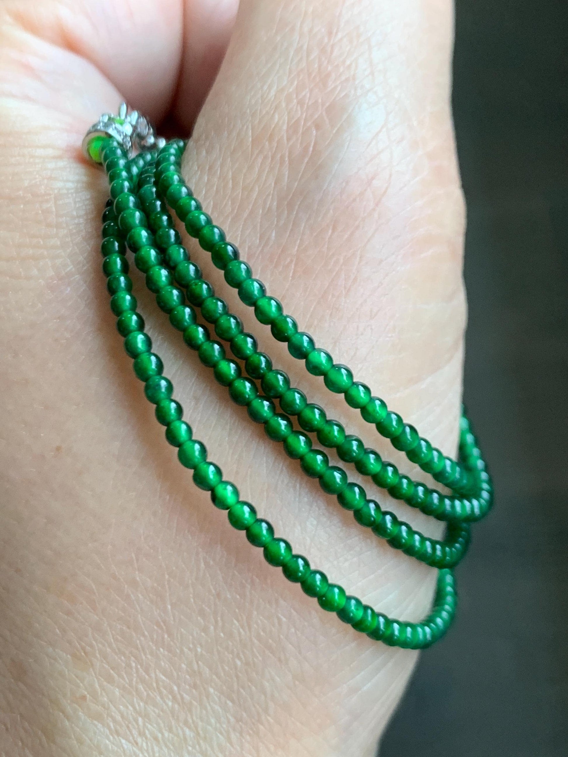 Natural Grade A Guatemalan Icy Translucent Vibrant Green Jade Jadeite Petite Beads Beaded Necklace 2.4mm 21.5" 7g 天然冰危绿翡翠小圆珠项链 XWL272