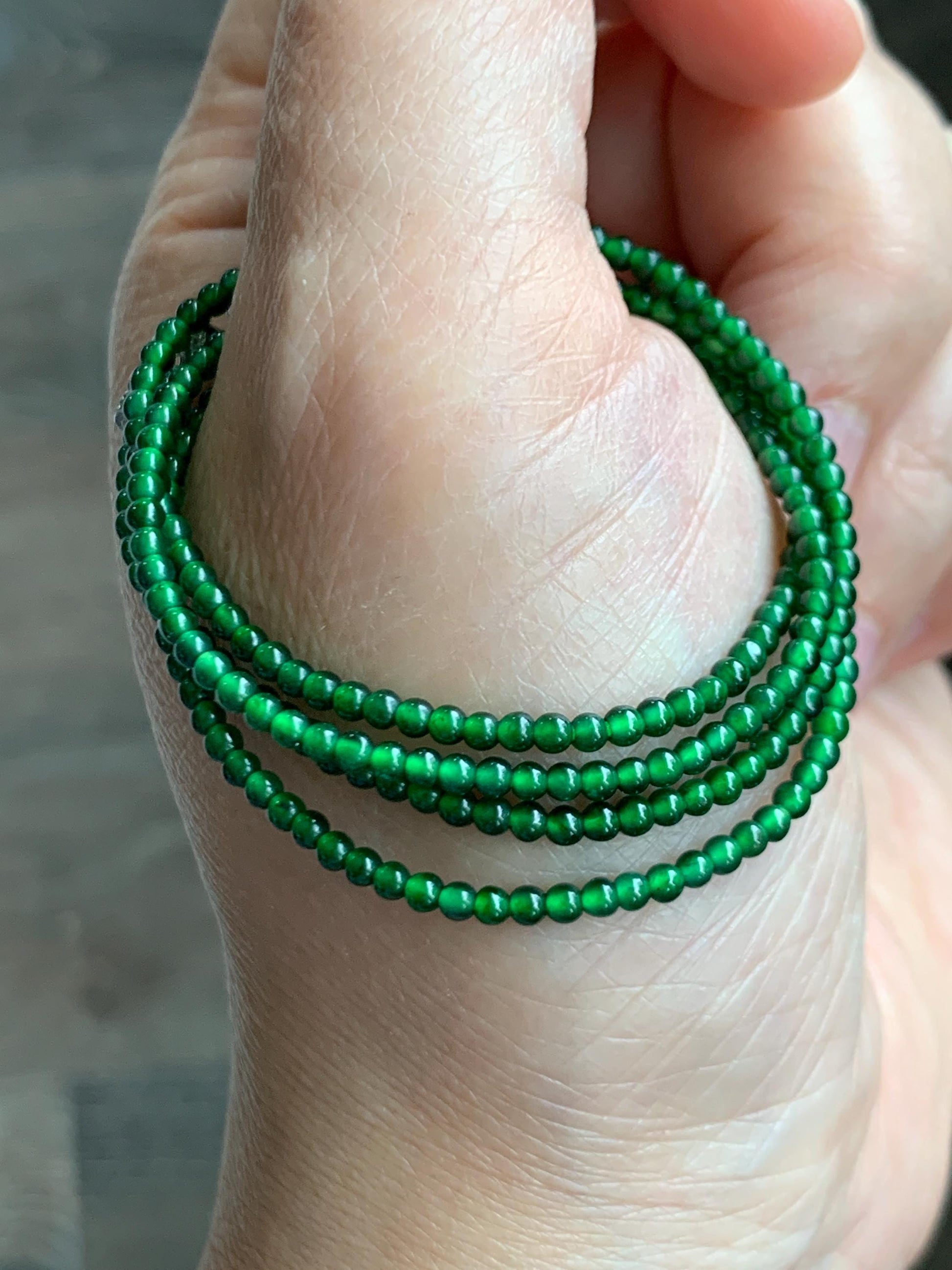 Natural Grade A Guatemalan Icy Translucent Vibrant Green Jade Jadeite Petite Beads Beaded Necklace 2.4mm 21.5" 7g 天然冰危绿翡翠小圆珠项链 XWL272