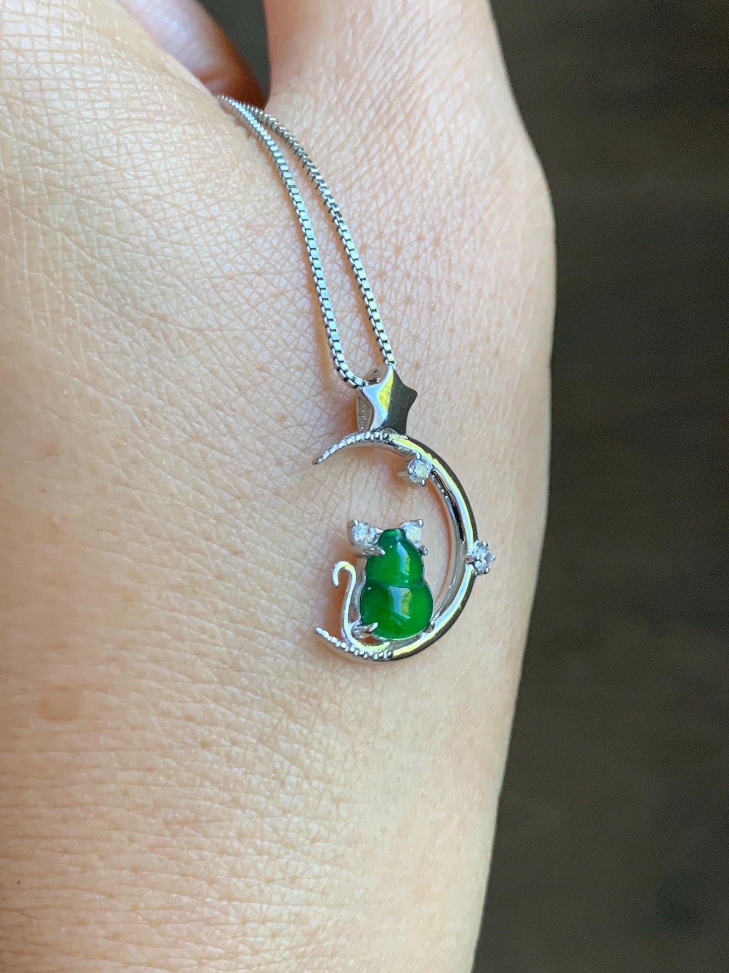 Natural Grade A Guatemalan Icy Translucent Vibrant Green Jade Jadeite Gourd Cat Crescent Moon Pendant Sterling Silver 天然冰危绿葫芦翡翠猫咪月亮吊坠 YLM74