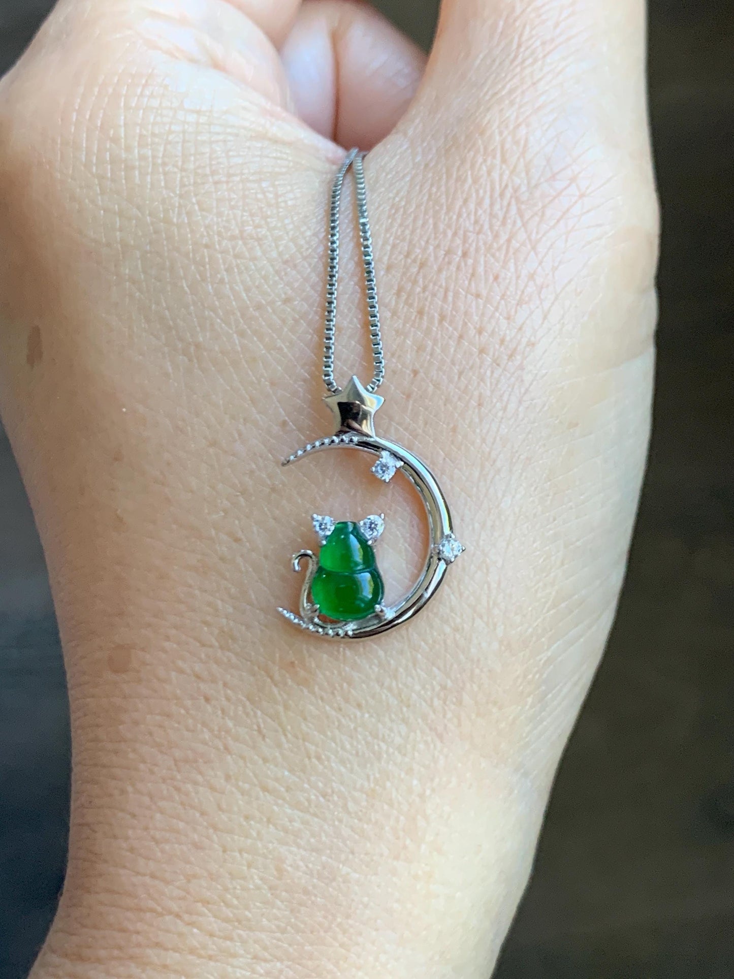 Natural Grade A Guatemalan Icy Translucent Vibrant Green Jade Jadeite Gourd Cat Crescent Moon Pendant Sterling Silver 天然冰危绿葫芦翡翠猫咪月亮吊坠 YLM74