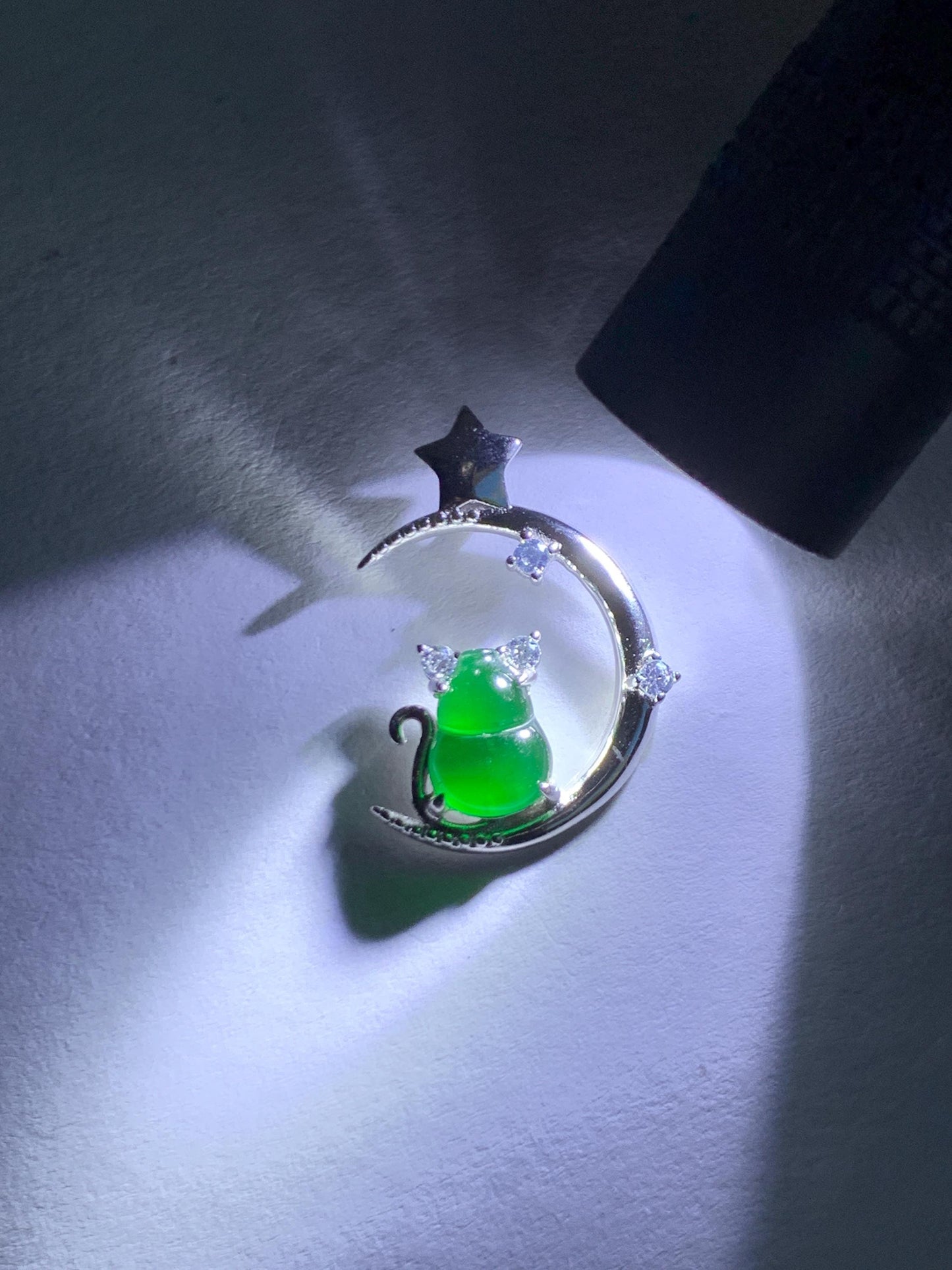 Natural Grade A Guatemalan Icy Translucent Vibrant Green Jade Jadeite Gourd Cat Crescent Moon Pendant Sterling Silver 天然冰危绿葫芦翡翠猫咪月亮吊坠 YLM74