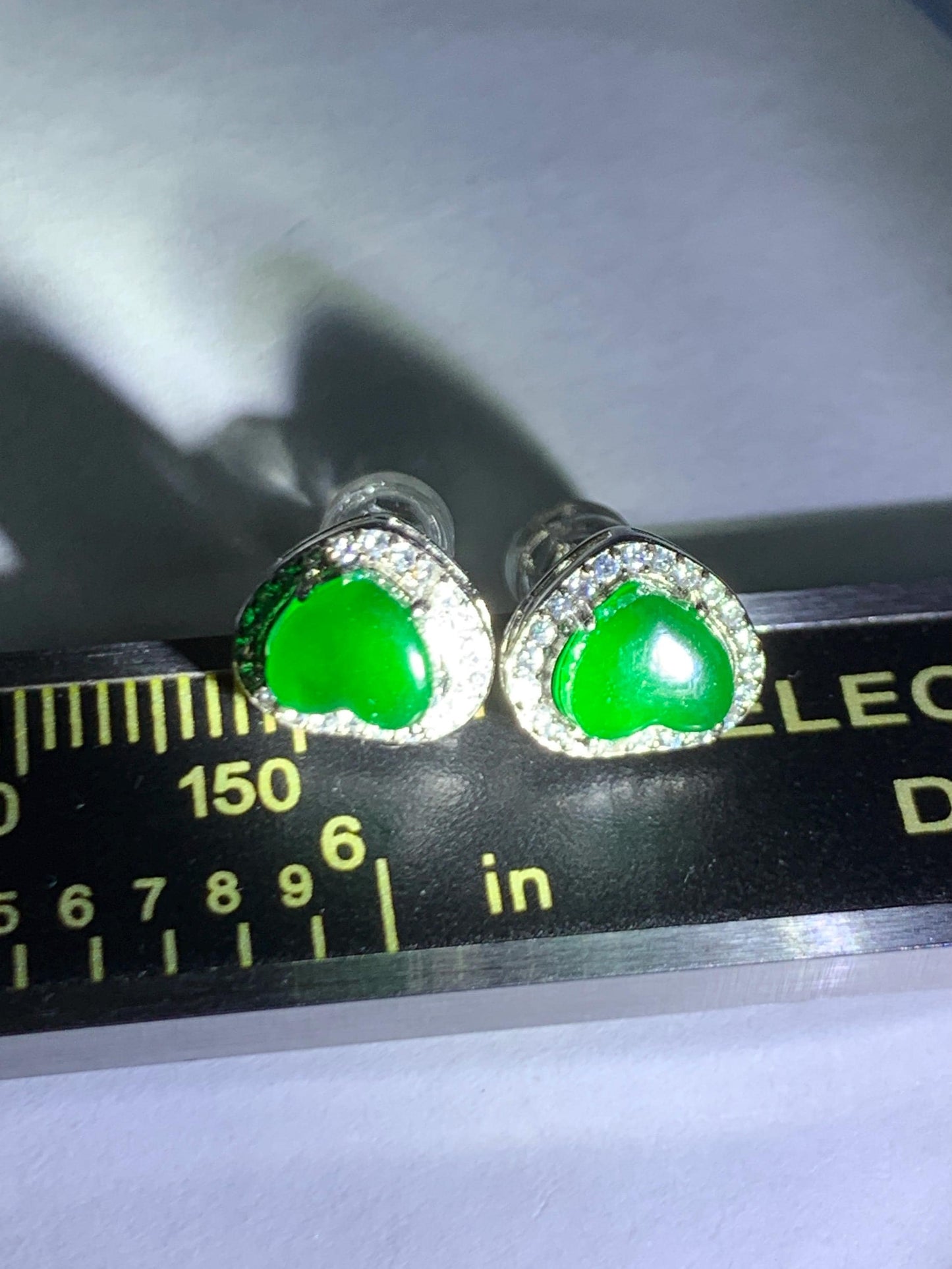 Natural Grade A Guatemalan Icy Translucent Vibrant Green Jade Jadeite Heart Halo Stud Earrings Sterling Silver 天然冰危绿翡翠爱心银耳钉 AXD110