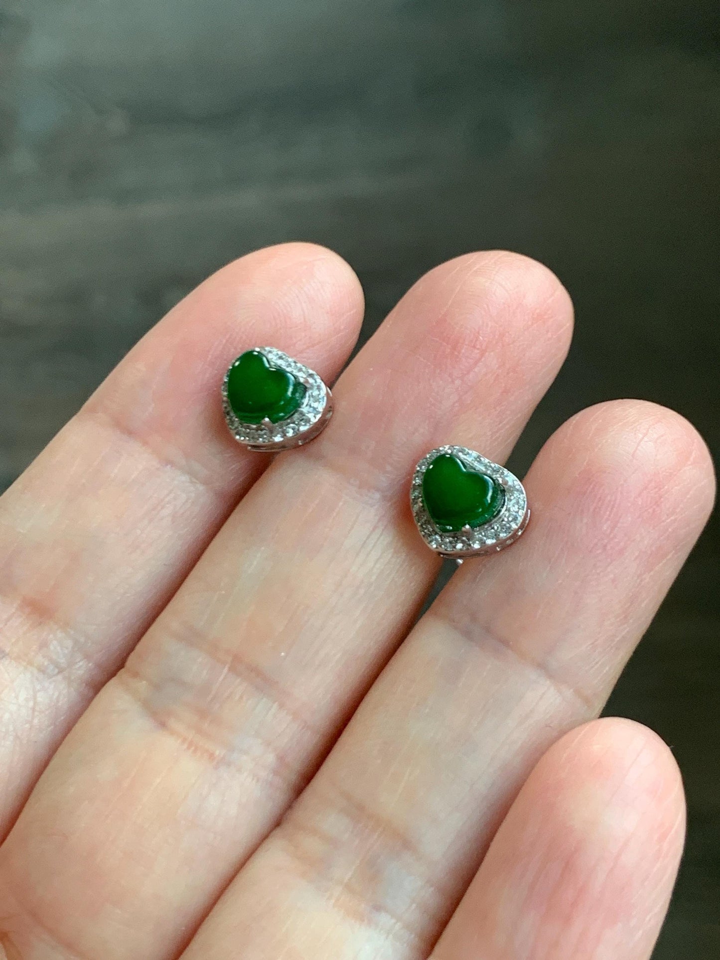 Natural Grade A Guatemalan Icy Translucent Vibrant Green Jade Jadeite Heart Halo Stud Earrings Sterling Silver 天然冰危绿翡翠爱心银耳钉 AXD110