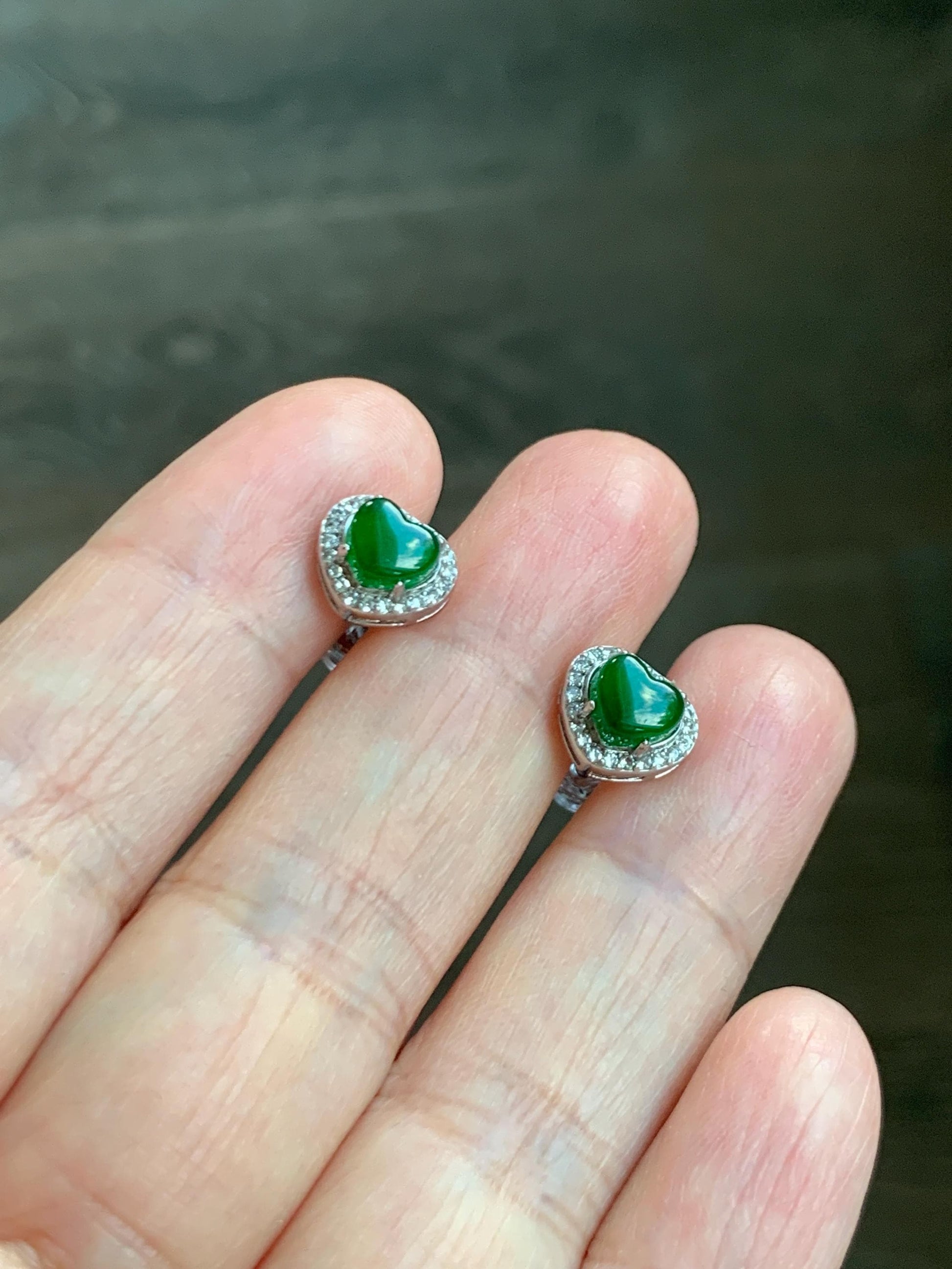Natural Grade A Guatemalan Icy Translucent Vibrant Green Jade Jadeite Heart Halo Stud Earrings Sterling Silver 天然冰危绿翡翠爱心银耳钉 AXD110