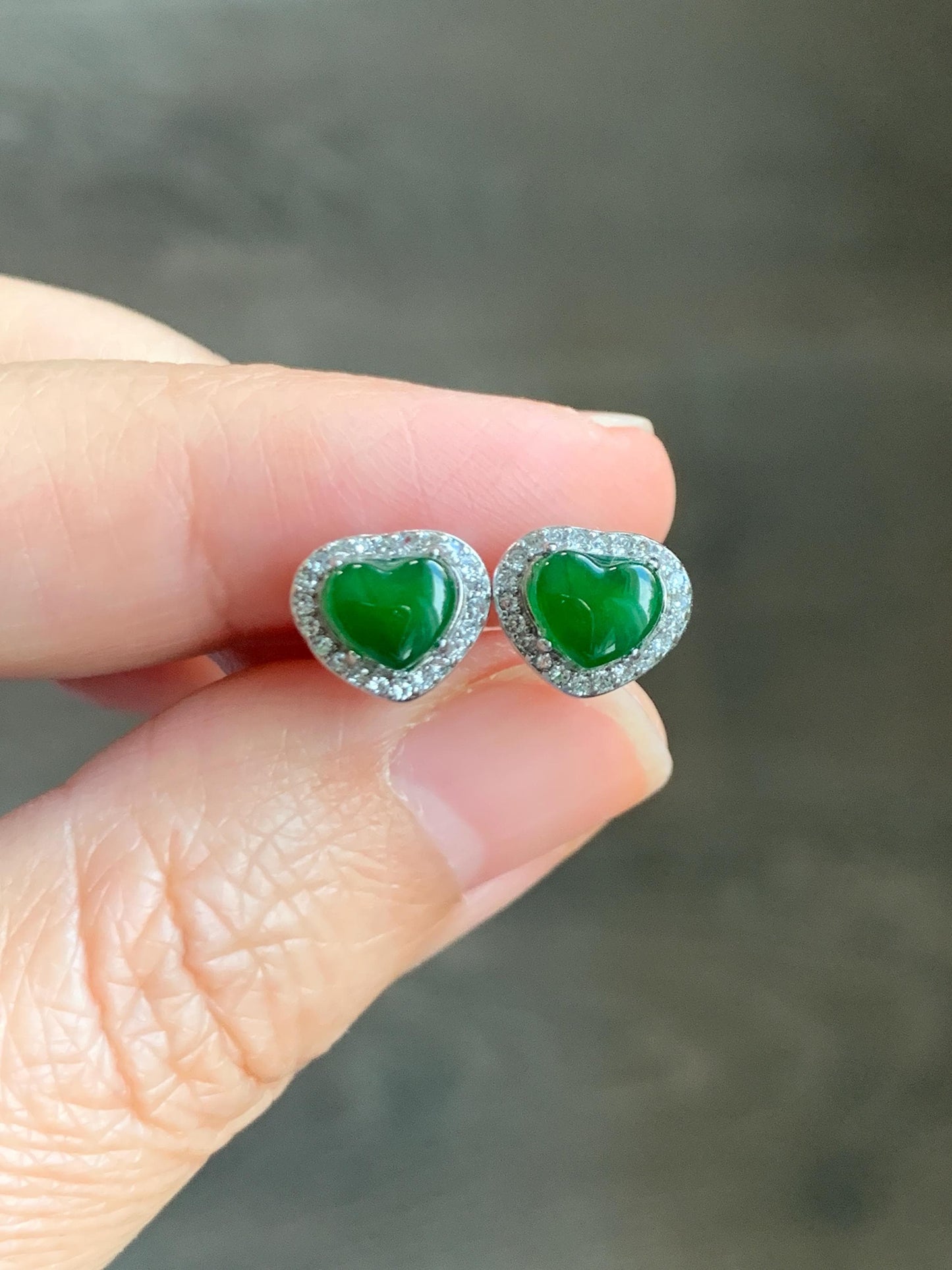 Natural Grade A Guatemalan Icy Translucent Vibrant Green Jade Jadeite Heart Halo Stud Earrings Sterling Silver 天然冰危绿翡翠爱心银耳钉 AXD110
