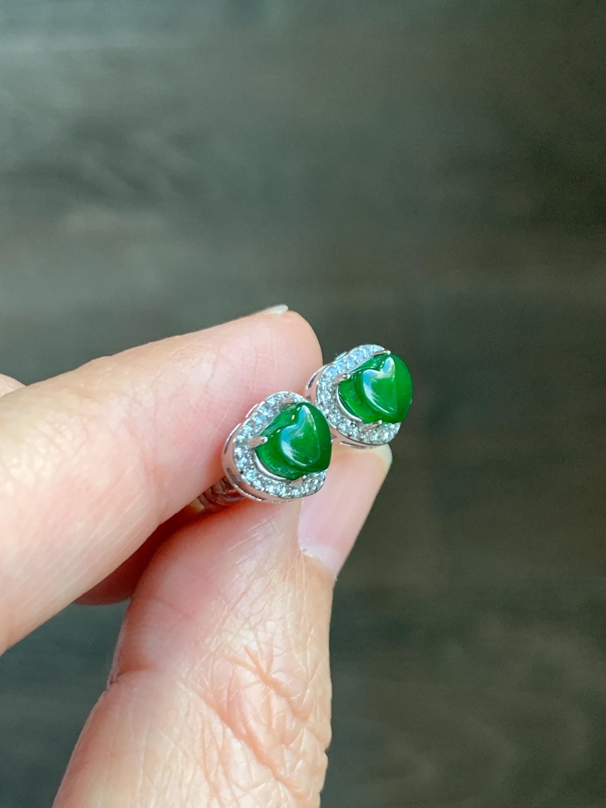 Natural Grade A Guatemalan Icy Translucent Vibrant Green Jade Jadeite Heart Halo Stud Earrings Sterling Silver 天然冰危绿翡翠爱心银耳钉 AXD110