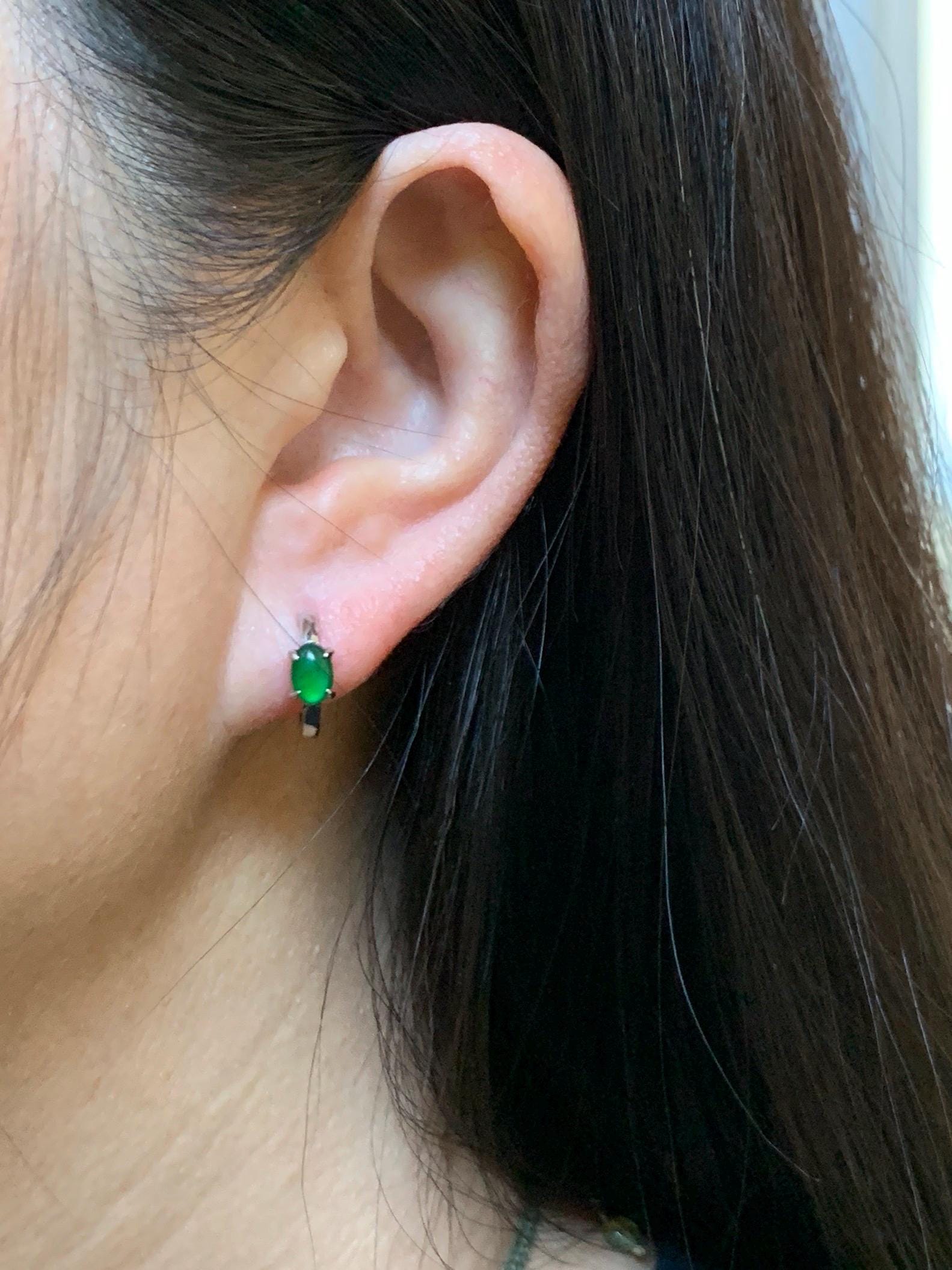 Natural Grade A Guatemalan Icy Translucent Vibrant Green Jade Jadeite Hoop Huggie Earrings Sterling Silver 天然冰危绿翡翠椭圆银镶耳包 TYBB66
