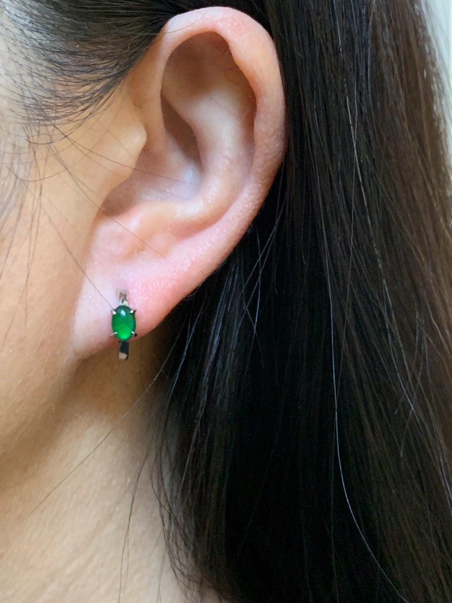 Natural Grade A Guatemalan Icy Translucent Vibrant Green Jade Jadeite Hoop Huggie Earrings Sterling Silver 天然冰危绿翡翠椭圆银镶耳包 TYBB66