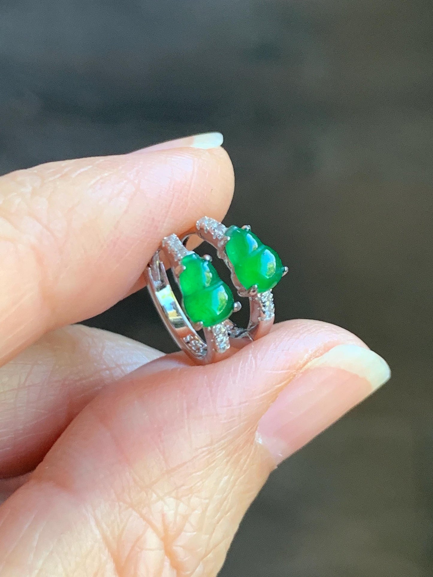 Natural Grade A Guatemalan Icy Translucent Vibrant Green Gourd Jade Jadeite Huggie Hoop Earrings Sterling Silver 天然冰危绿翡翠葫芦银镶耳包 XHL68C