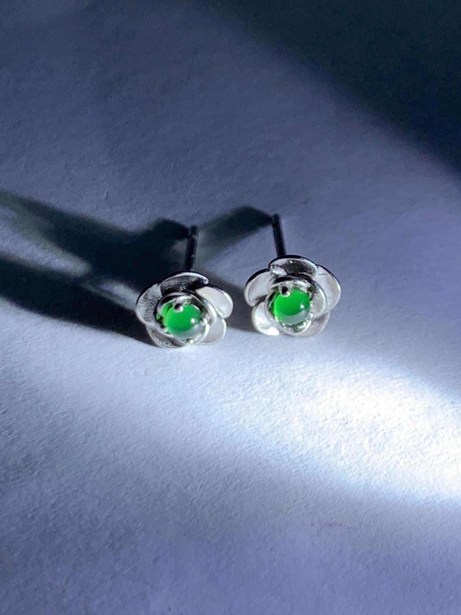 Petite Natural Grade A Guatemalan Icy Highly Translucent Vibrant Green Jadeite Flower Stud Earrings Sterling Silver 天然冰危绿翡翠花银耳钉 XJH55Y