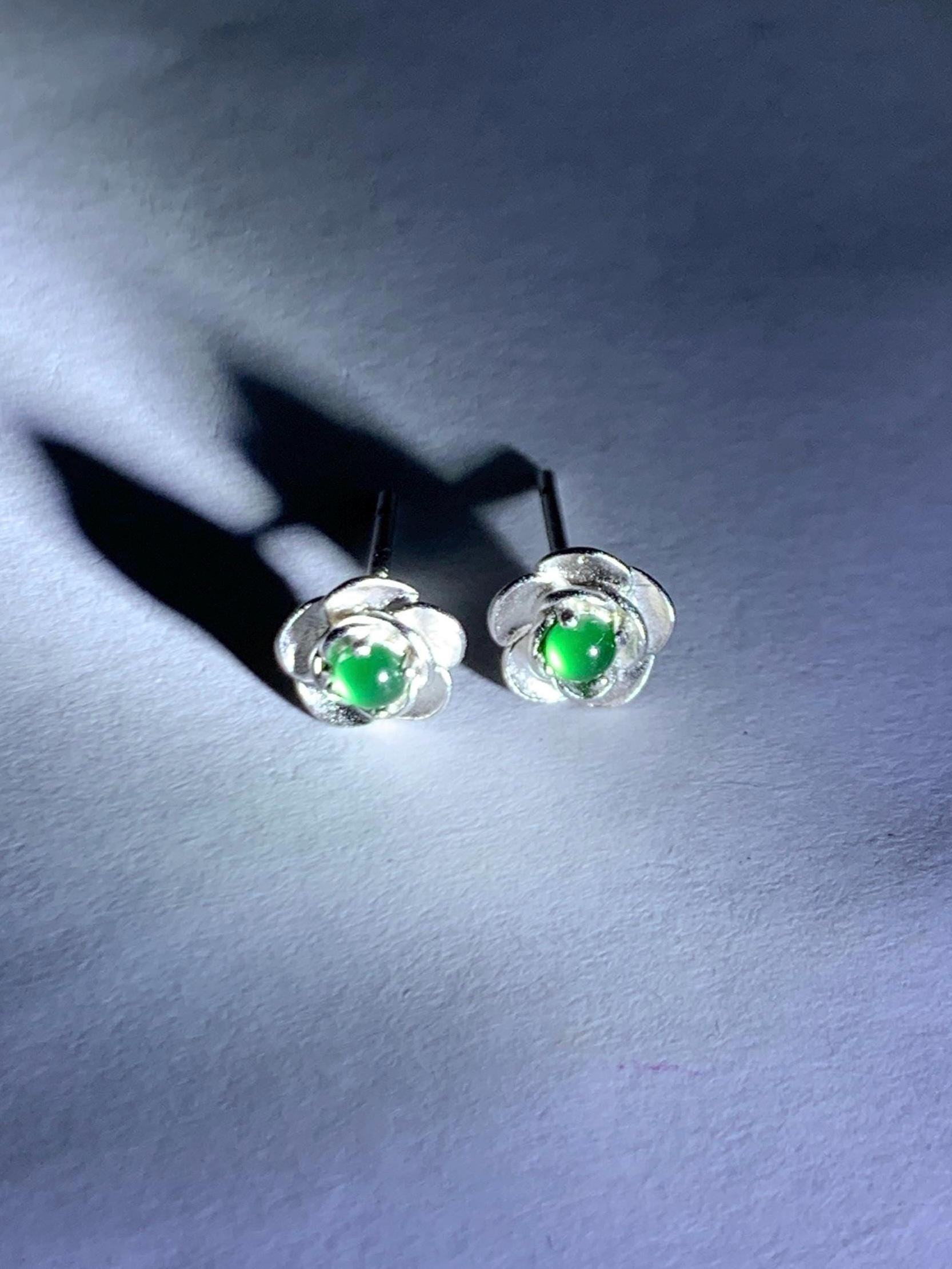 Petite Natural Grade A Guatemalan Icy Highly Translucent Vibrant Green Jadeite Flower Stud Earrings Sterling Silver 天然冰危绿翡翠花银耳钉 XJH55Y