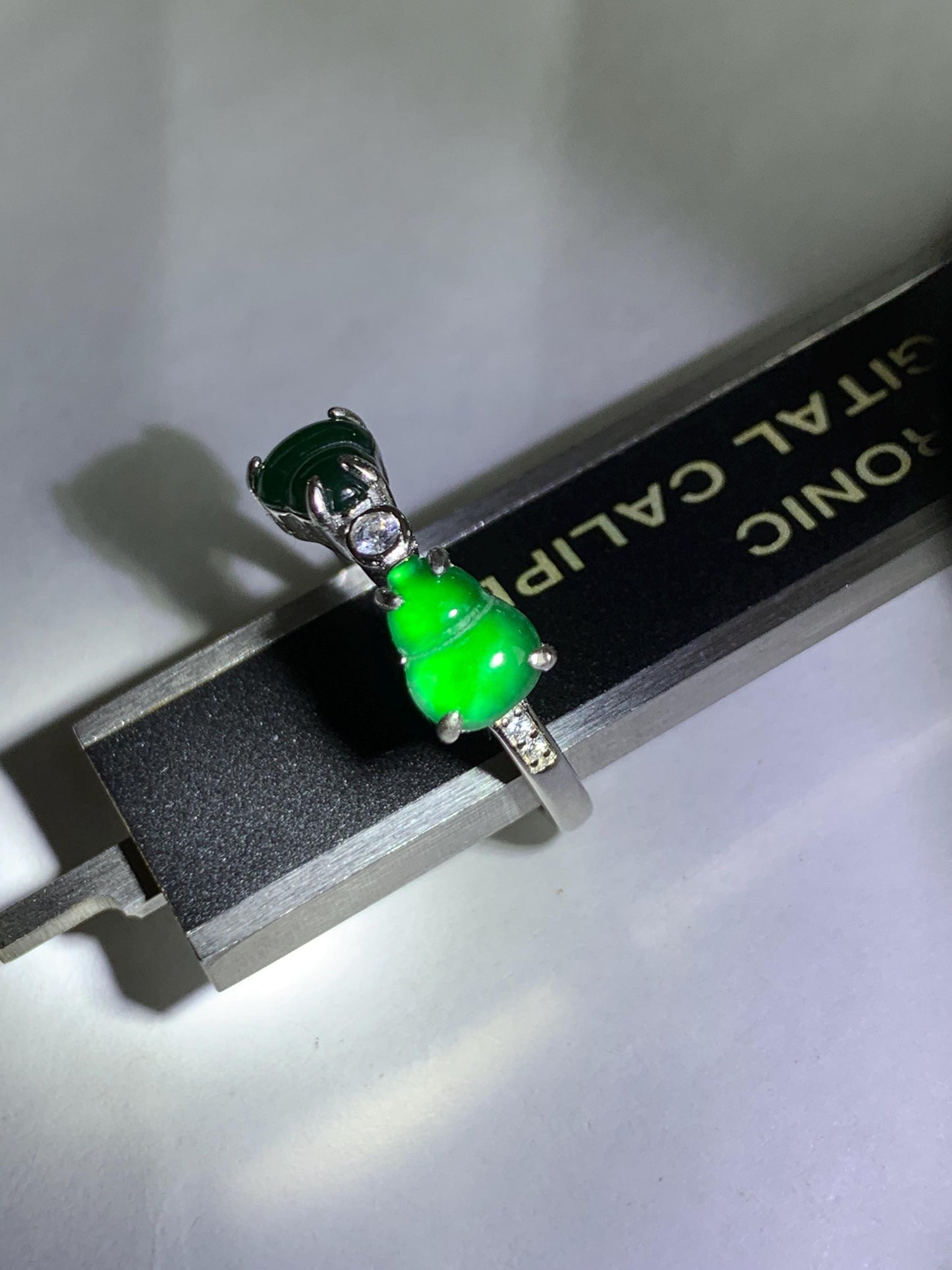 Natural Grade A Guatemalan Icy Translucent Vibrant Green Jade Jadeite Gourd Hulu Ring Sterling Silver Size 7 Adjustable 天然冰危绿翡翠双葫芦戒指 SLH130