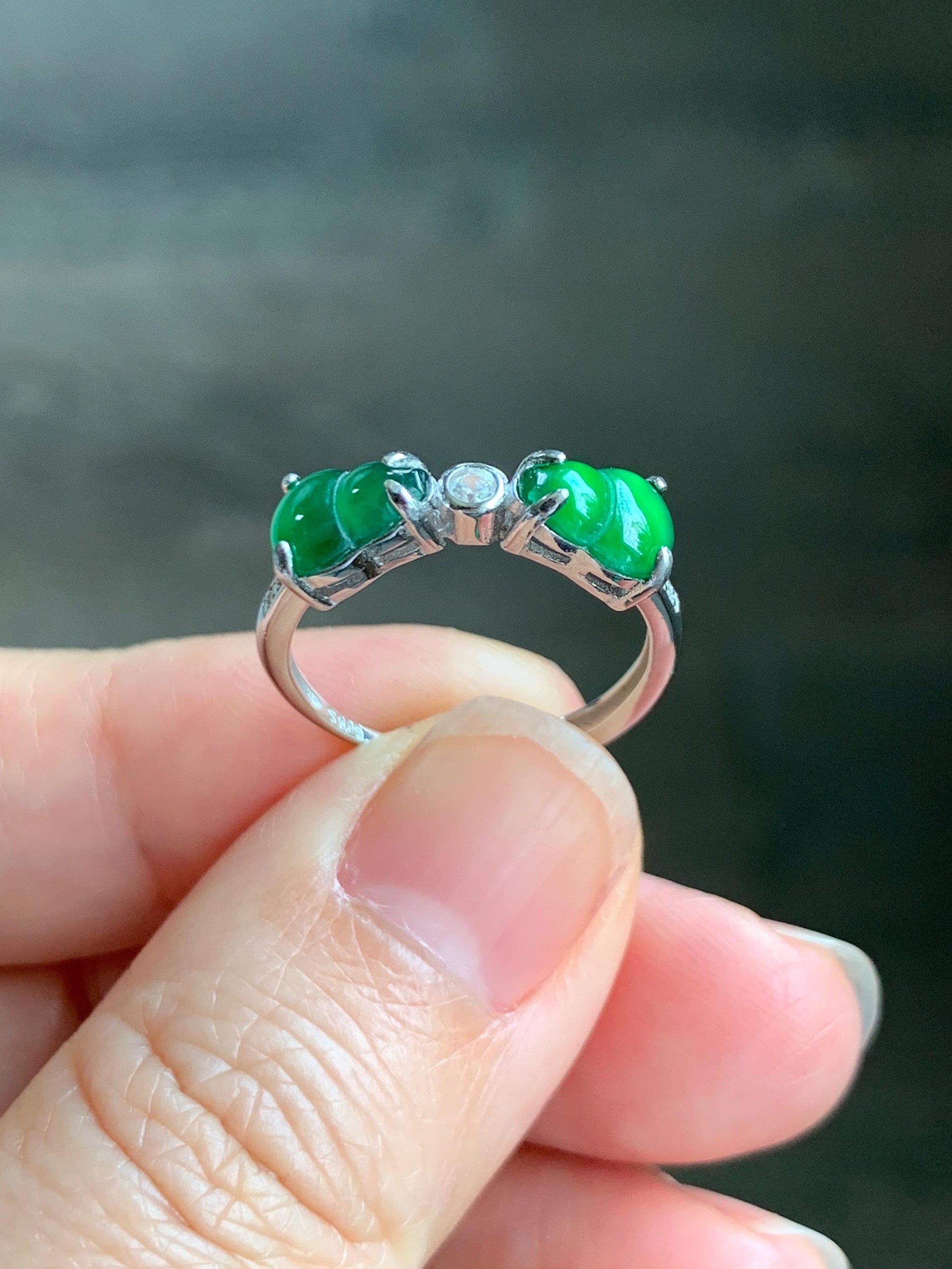 Natural Grade A Guatemalan Icy Translucent Vibrant Green Jade Jadeite Gourd Hulu Ring Sterling Silver Size 7 Adjustable 天然冰危绿翡翠双葫芦戒指 SLH130