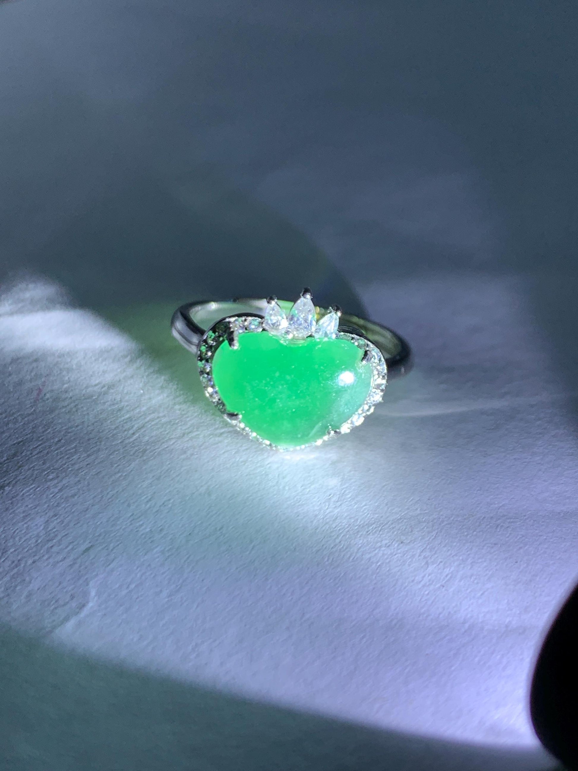 Natural Grade A Guatemalan Icy Translucent Gelatinous Green Heart Jade Jadeite Ring Sterling Silver Size Adjustable 天然冰危蓝绿翡翠爱心蛋面银镶戒指 WLH240