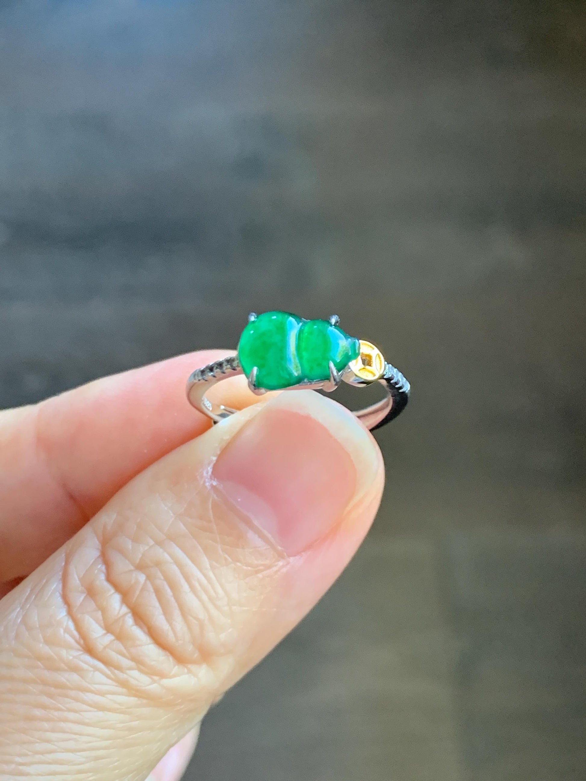 Natural Grade A Guatemalan Icy Translucent Vibrant Green Jade Jadeite Hulu Gourd Ring Sterling Silver Size Adjustable 天然冰危绿翡翠葫芦银镶戒指 LHL85