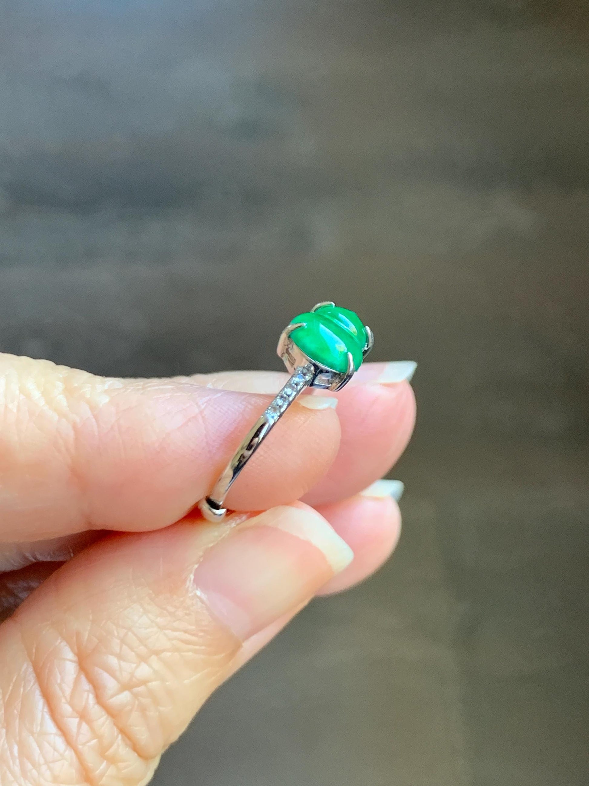 Natural Grade A Guatemalan Icy Translucent Vibrant Green Jade Jadeite Hulu Gourd Ring Sterling Silver Size Adjustable 天然冰危绿翡翠葫芦银镶戒指 LHL85