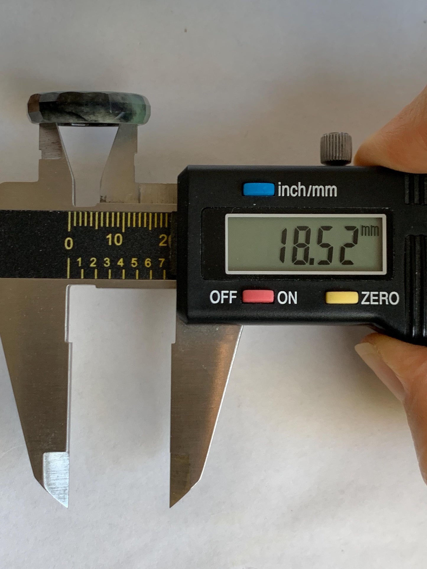 Natural Grade A Guatemalan Icy Highly Translucent Wuji Green Marbled Jade Jadeite Faceted Band Ring Size 8.25 US 天然冰危乌鸡飘绿翡翠切割面戒圈 WWJ220A