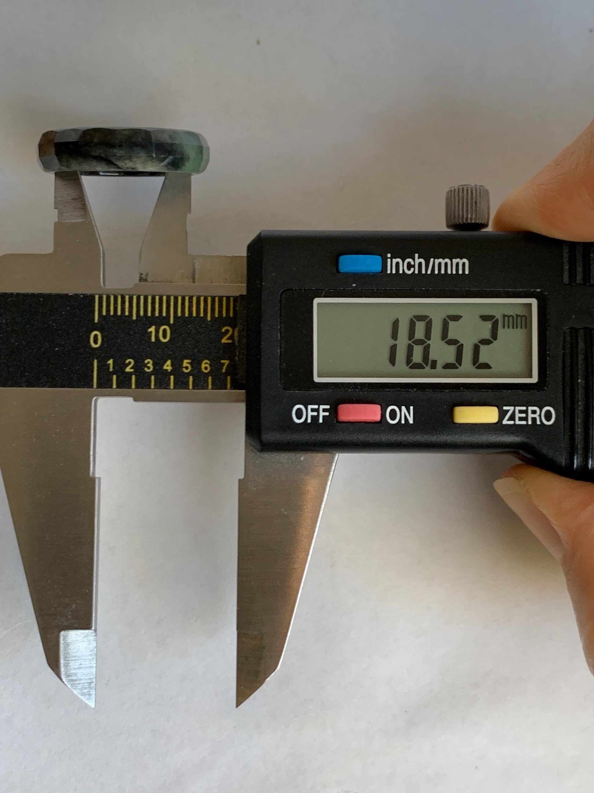 Natural Grade A Guatemalan Icy Highly Translucent Wuji Green Marbled Jade Jadeite Faceted Band Ring Size 8.25 US 天然冰危乌鸡飘绿翡翠切割面戒圈 WWJ220A