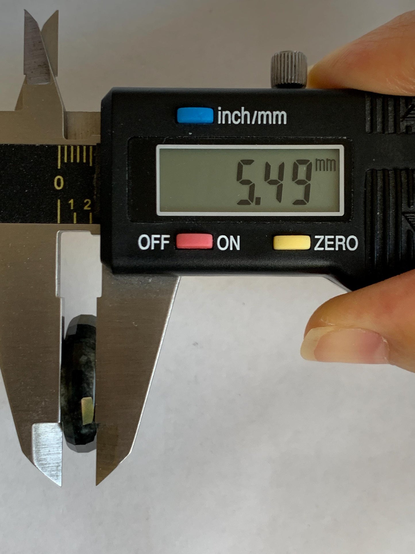 Natural Grade A Guatemalan Icy Highly Translucent Wuji Green Marbled Jade Jadeite Faceted Band Ring Size 8.25 US 天然冰危乌鸡飘绿翡翠切割面戒圈 WWJ220A