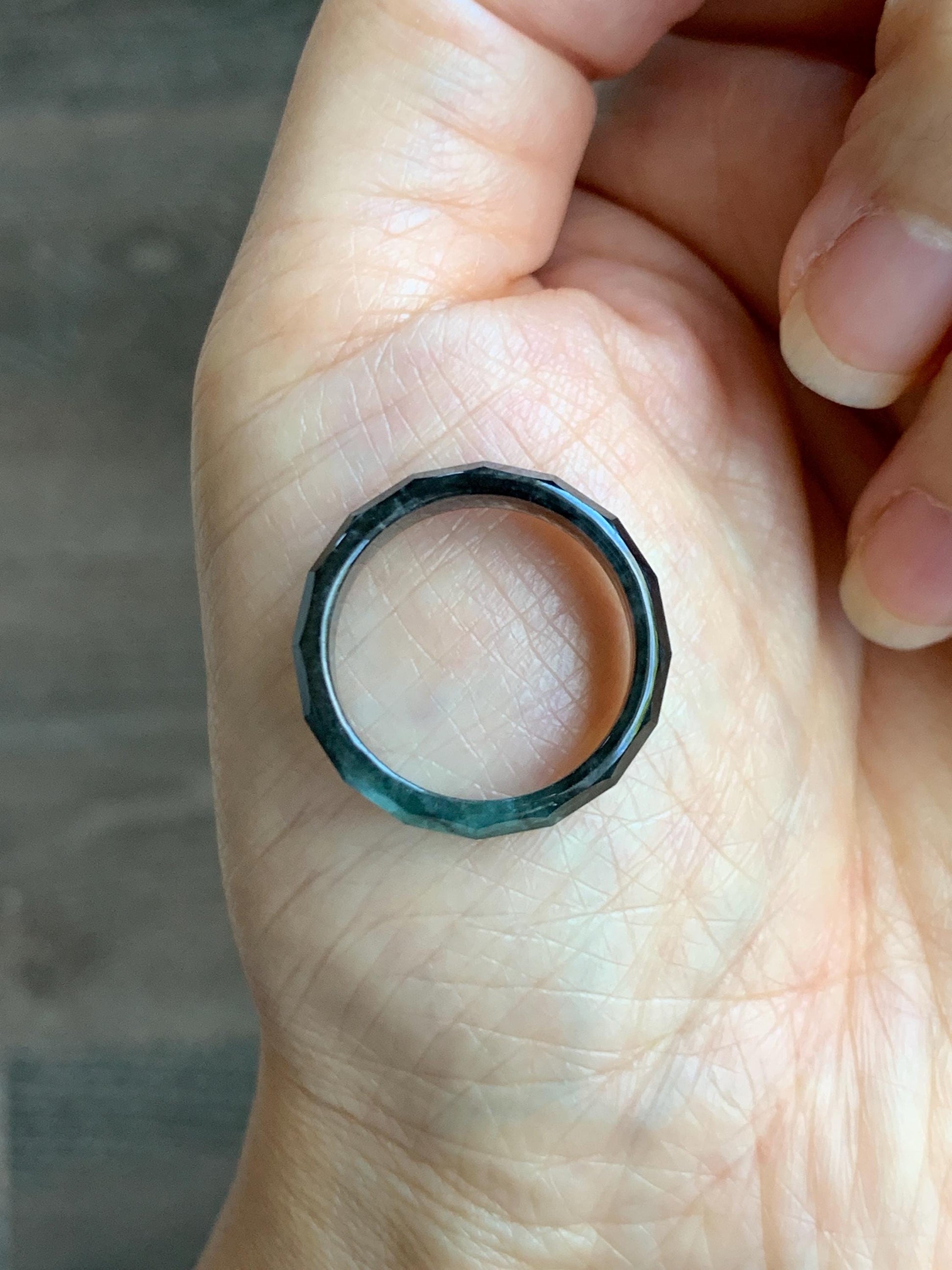 Natural Grade A Guatemalan Icy Highly Translucent Wuji Green Marbled Jade Jadeite Faceted Band Ring Size 8.25 US 天然冰危乌鸡飘绿翡翠切割面戒圈 WWJ220A