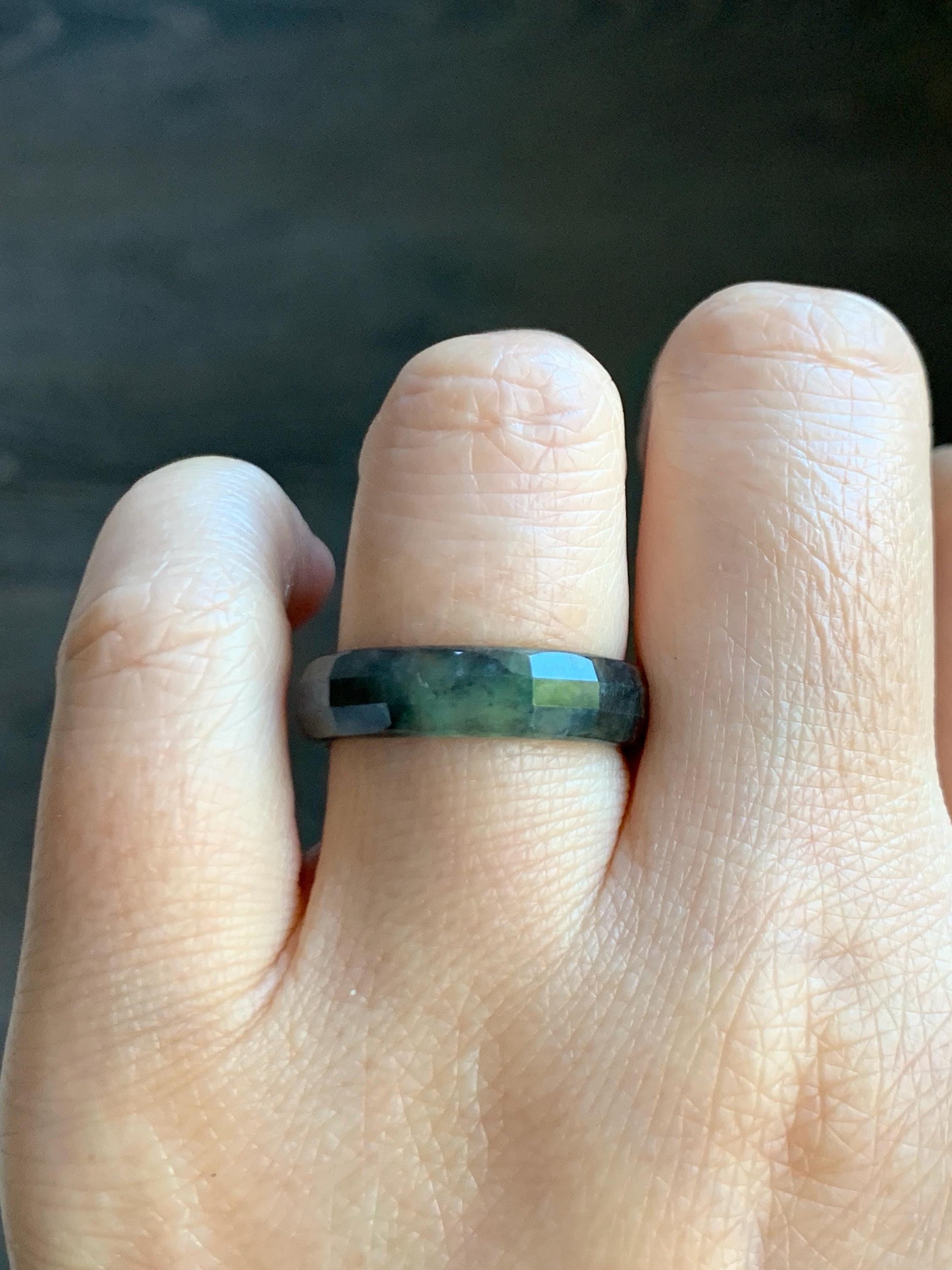 Natural Grade A Guatemalan Icy Highly Translucent Wuji Green Marbled Jade Jadeite Faceted Band Ring Size 8.25 US 天然冰危乌鸡飘绿翡翠切割面戒圈 WWJ220A