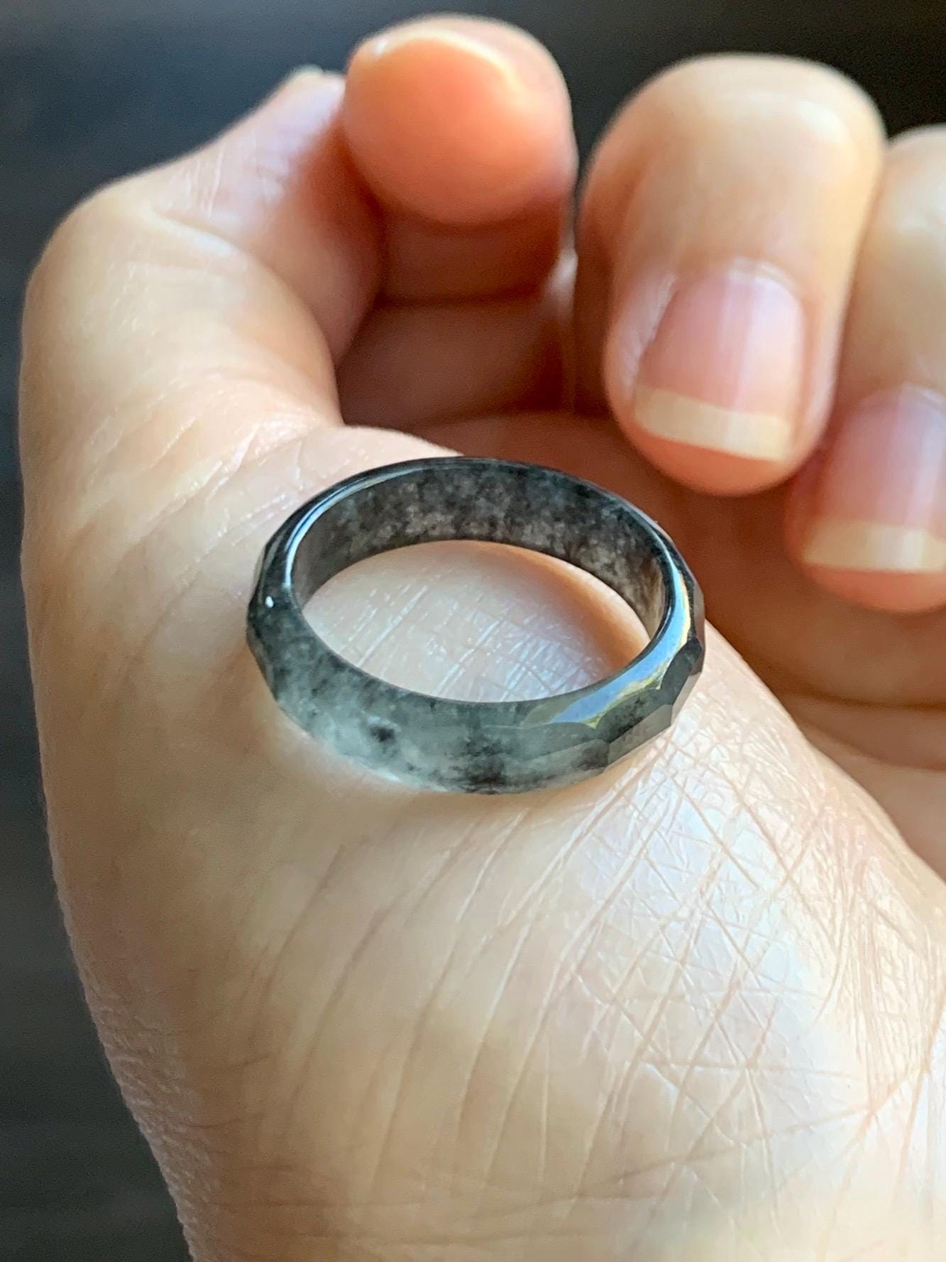 Natural Grade A Guatemalan Icy Highly Translucent Wuji Marbled Jade Jadeite Faceted Band Ring Size 7.5 US 天然冰危乌鸡翡翠切割面戒圈 WWJ220B