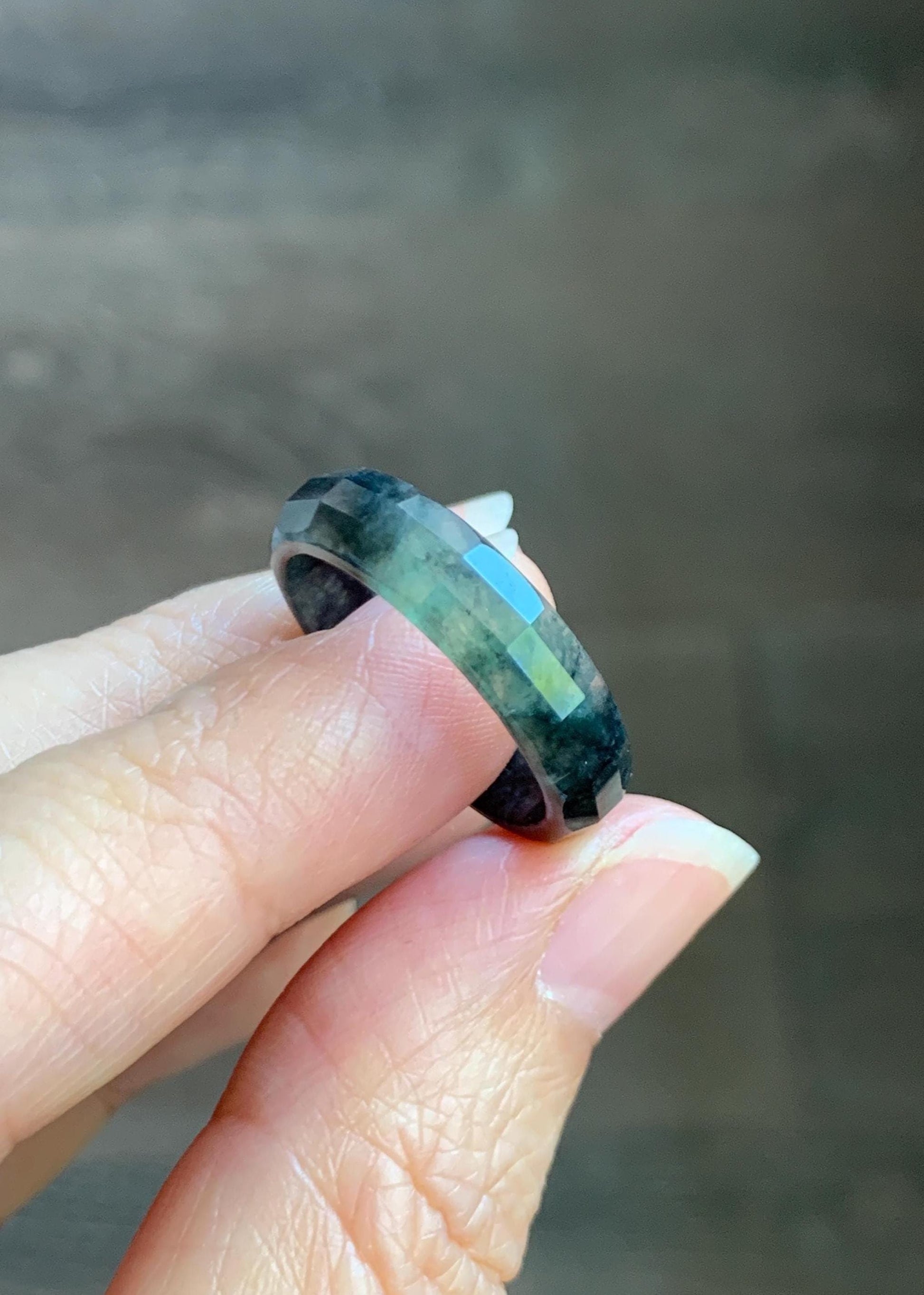 Natural Grade A Guatemalan Icy Highly Translucent Wuji Green Marbled Jade Jadeite Faceted Band Ring Size 8.25 US 天然冰危乌鸡飘绿翡翠切割面戒圈 WWJ220A