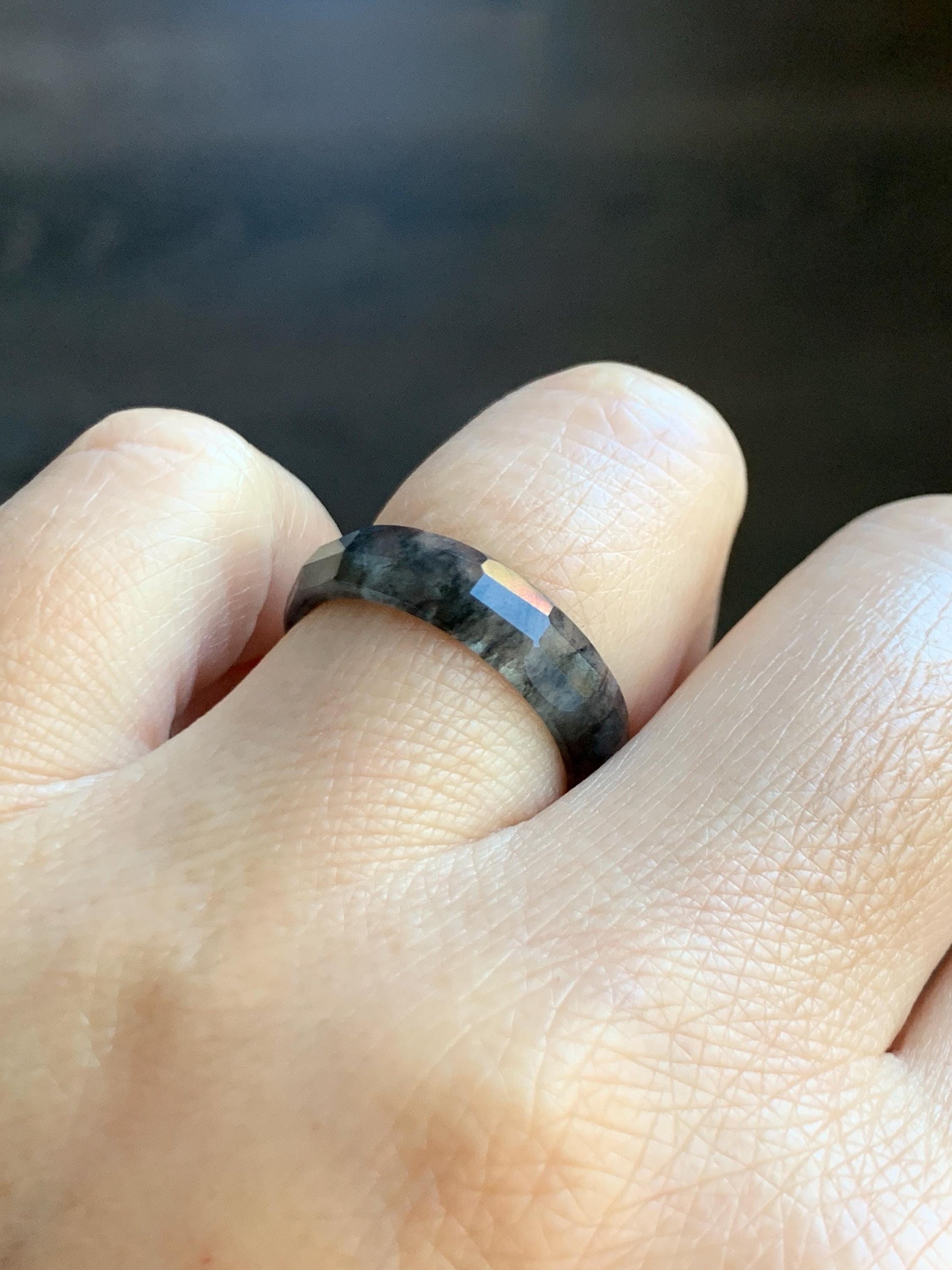 Natural Grade A Guatemalan Icy Highly Translucent Wuji Marbled Jade Jadeite Faceted Band Ring Size 7.75 US 天然冰危乌鸡翡翠切割面戒圈 WWJ220C