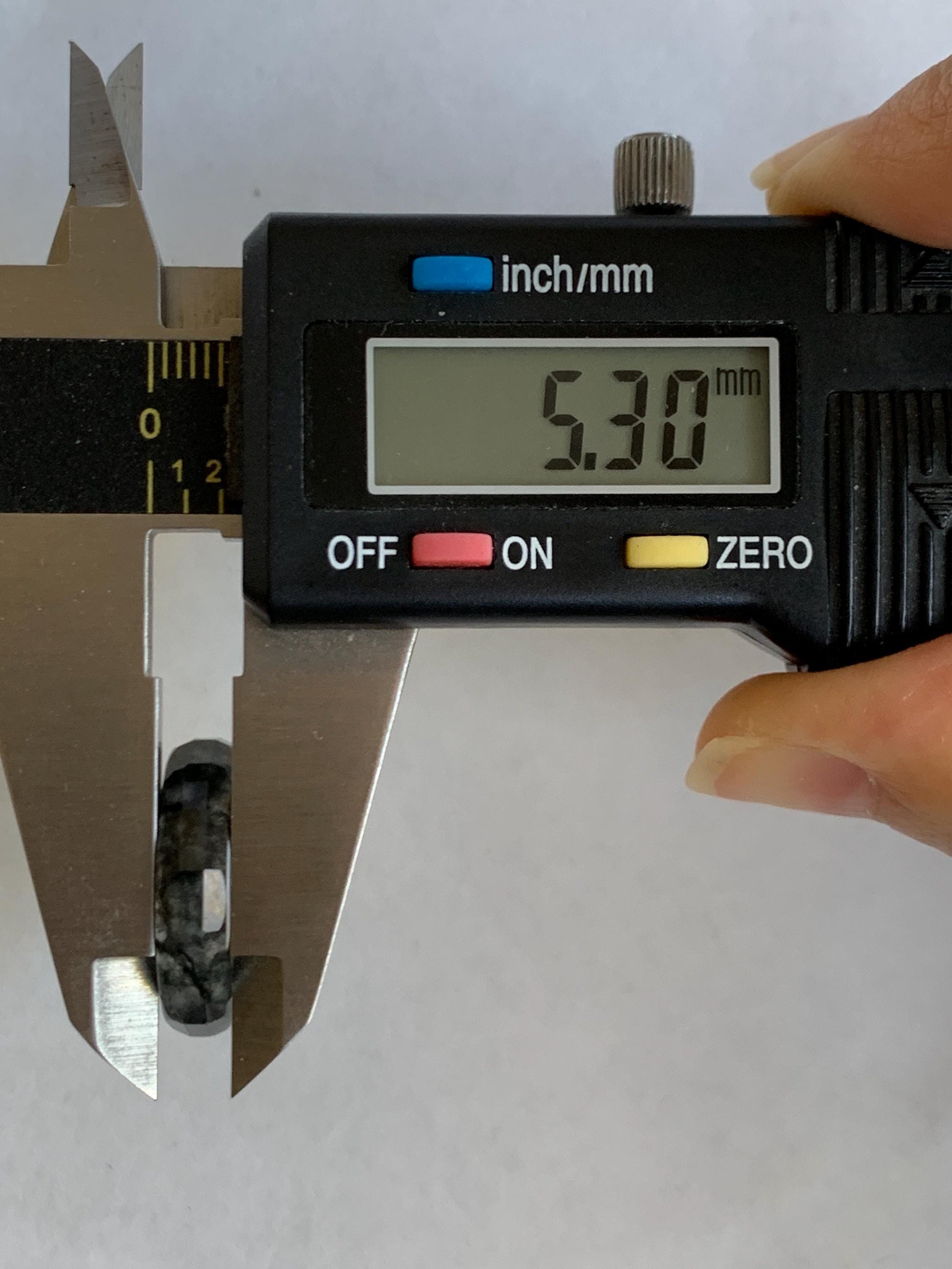 Natural Grade A Guatemalan Icy Highly Translucent Wuji Marbled Jade Jadeite Faceted Band Ring Size 7.75 US 天然冰危乌鸡翡翠切割面戒圈 WWJ220C