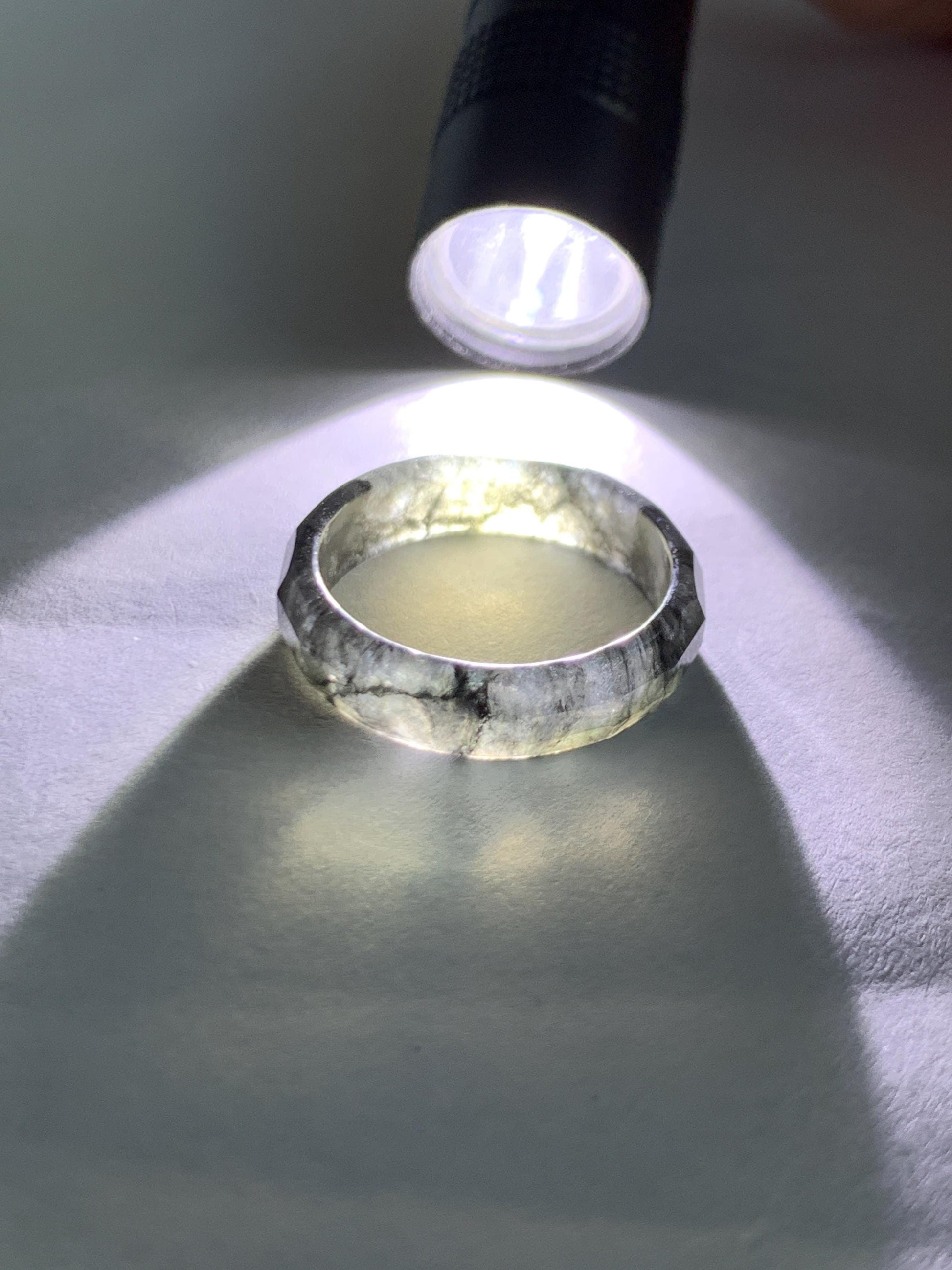 Natural Grade A Guatemalan Icy Highly Translucent Wuji Marbled Jade Jadeite Faceted Band Ring Size 7.75 US 天然冰危乌鸡翡翠切割面戒圈 WWJ220C