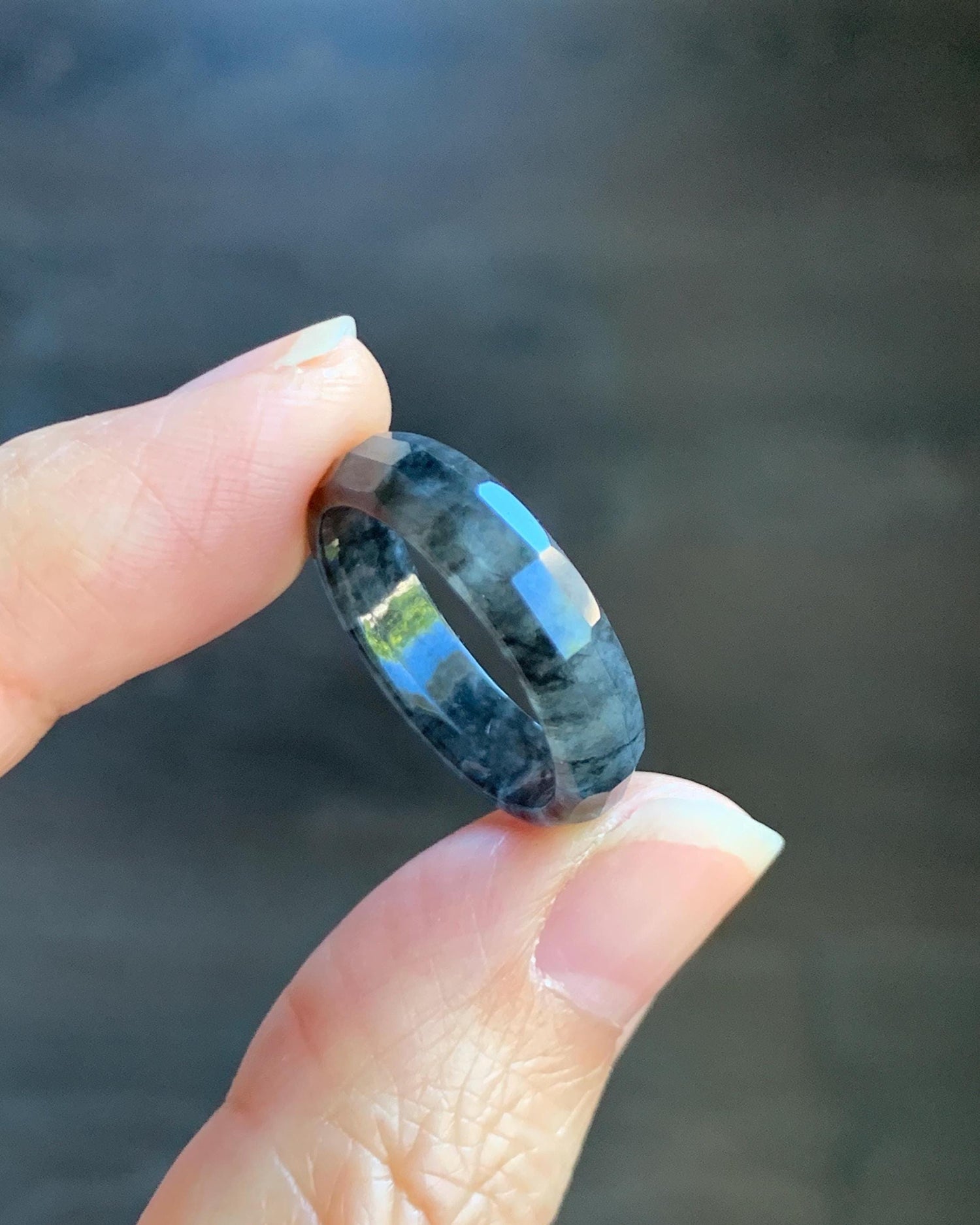 Natural Grade A Guatemalan Icy Highly Translucent Wuji Marbled Jade Jadeite Faceted Band Ring Size 7.75 US 天然冰危乌鸡翡翠切割面戒圈 WWJ220C