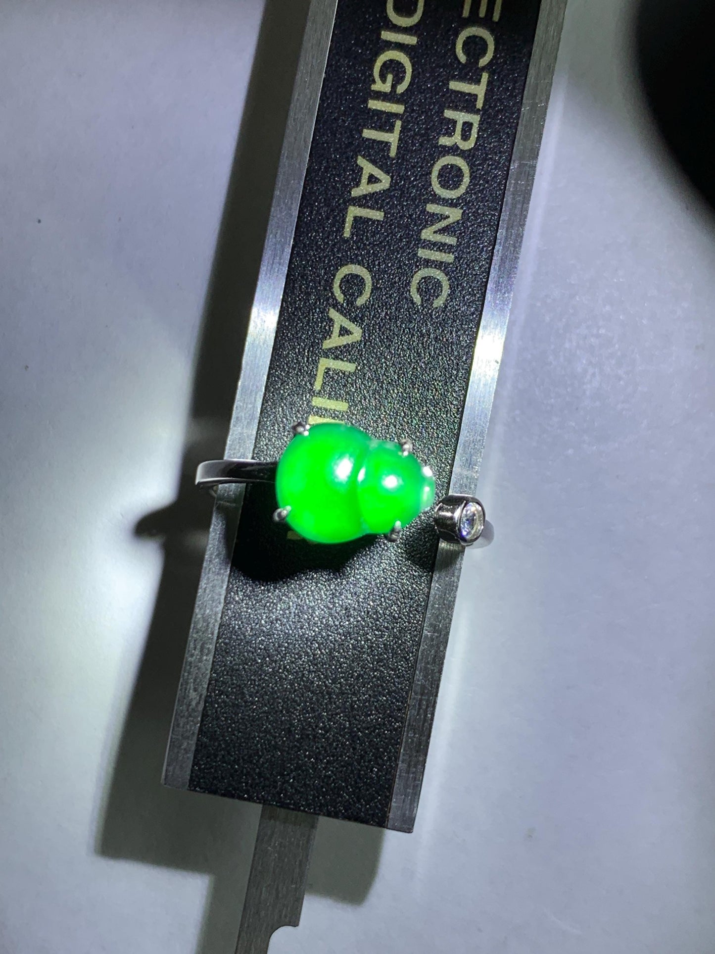 Natural Grade A Guatemalan Icy Translucent Vibrant Green Jade Jadeite Hulu Gourd Ring Sterling Silver Size 6 Adjustable 天然冰危绿翡翠葫芦银镶戒指 KKH99