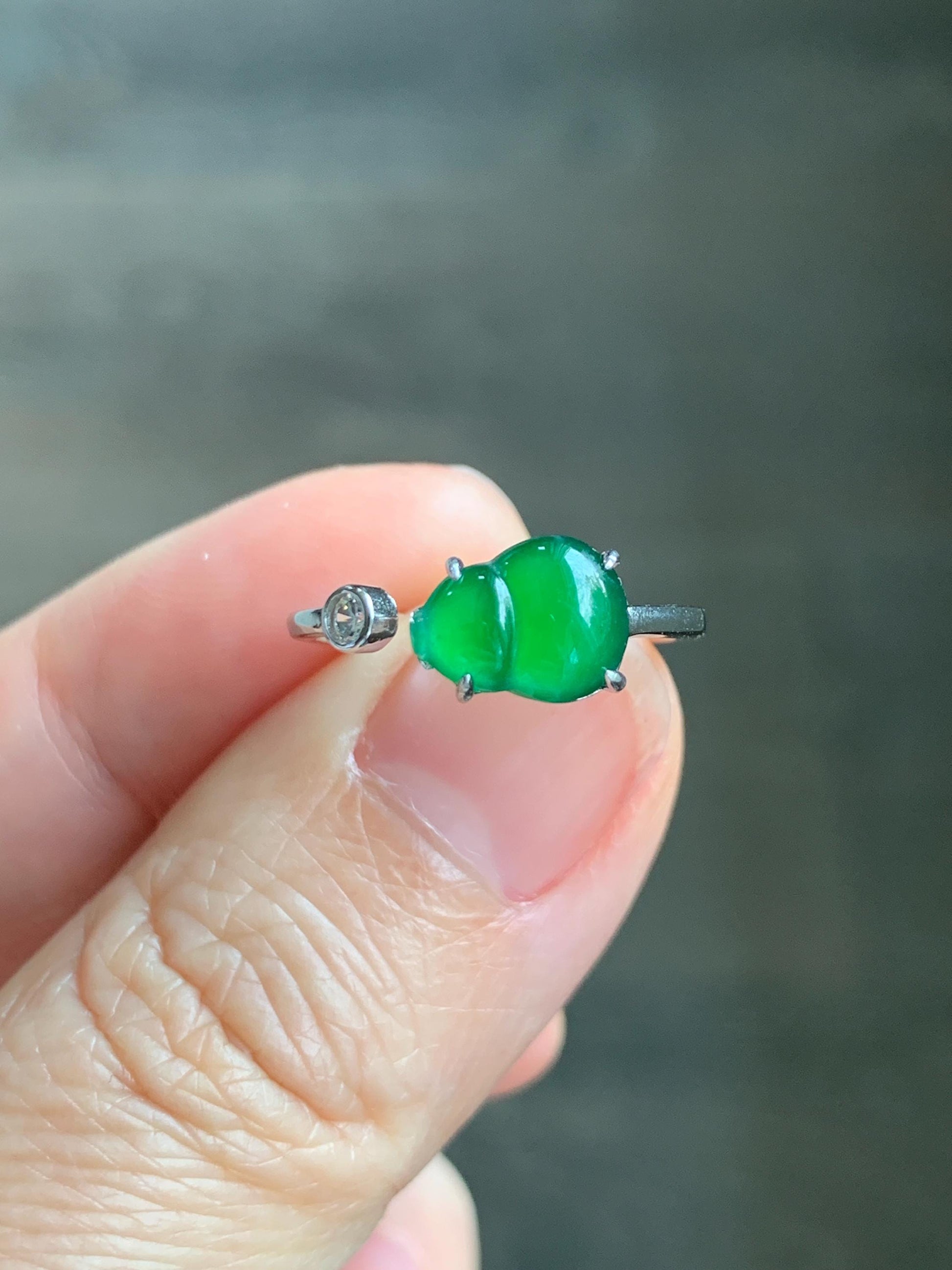 Natural Grade A Guatemalan Icy Translucent Vibrant Green Jade Jadeite Hulu Gourd Ring Sterling Silver Size 6 Adjustable 天然冰危绿翡翠葫芦银镶戒指 KKH99