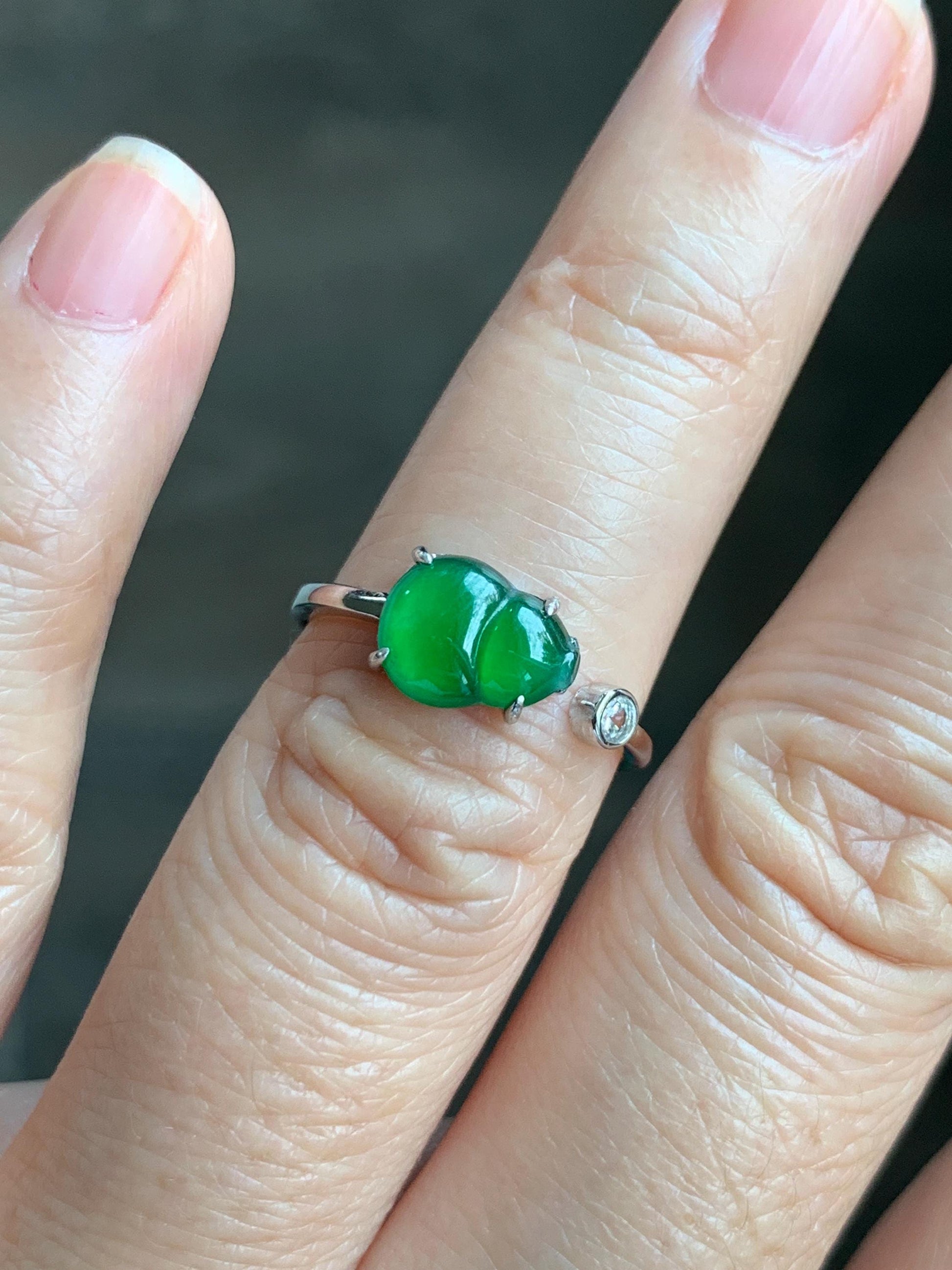 Natural Grade A Guatemalan Icy Translucent Vibrant Green Jade Jadeite Hulu Gourd Ring Sterling Silver Size 6 Adjustable 天然冰危绿翡翠葫芦银镶戒指 KKH99